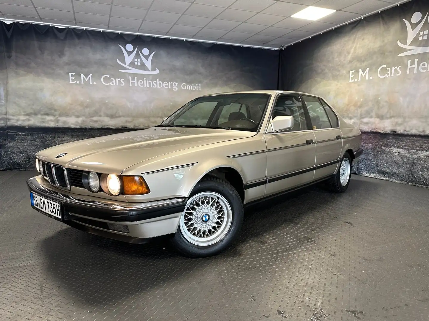 BMW 735 i Automatik E32 H-Zulassung Schiebedach Bruin - 2