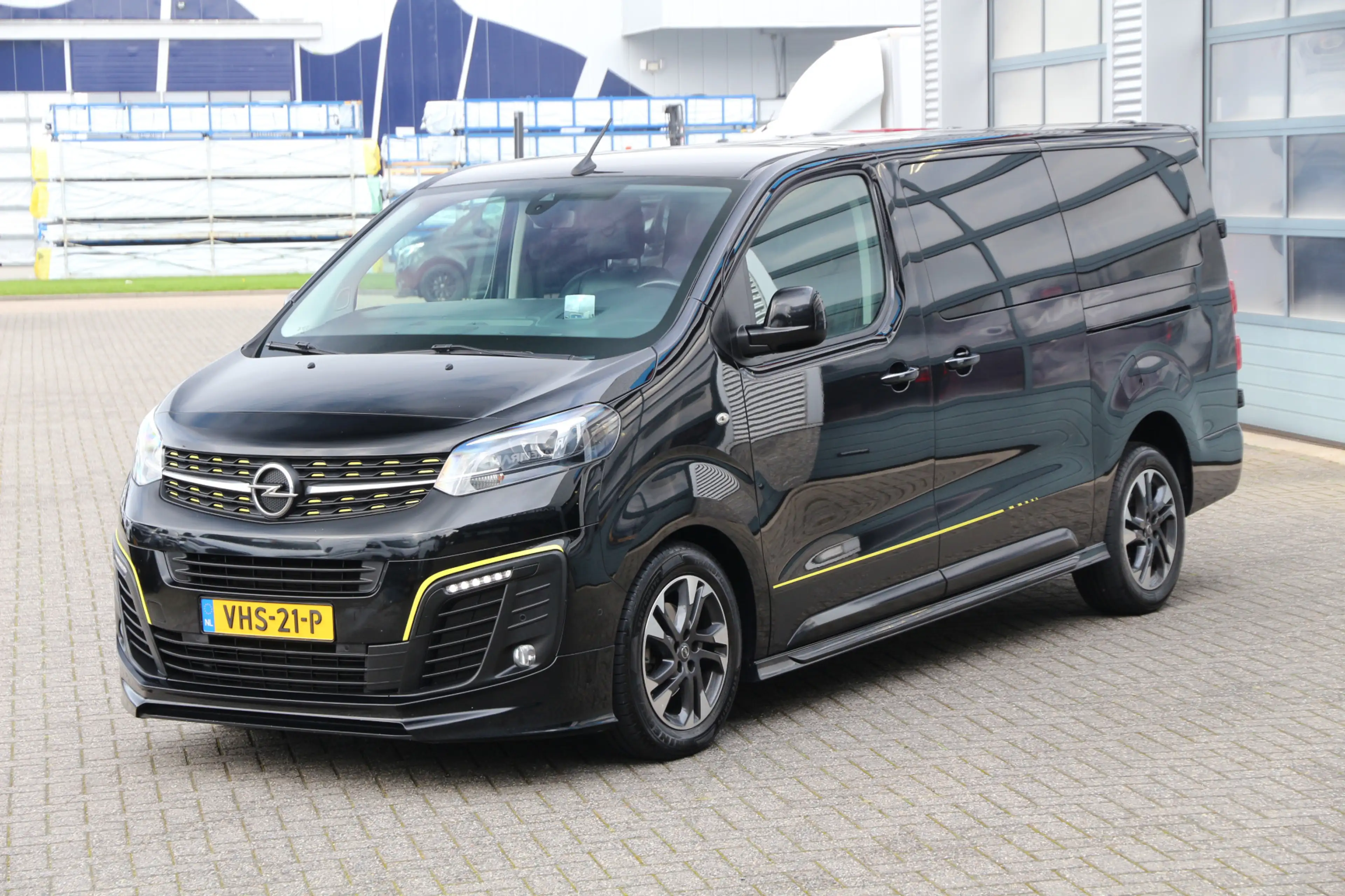 Opel Vivaro 2.0 CDTI 180 | DC | 2x Schuifdeur | Irmscher Sport — photo 11