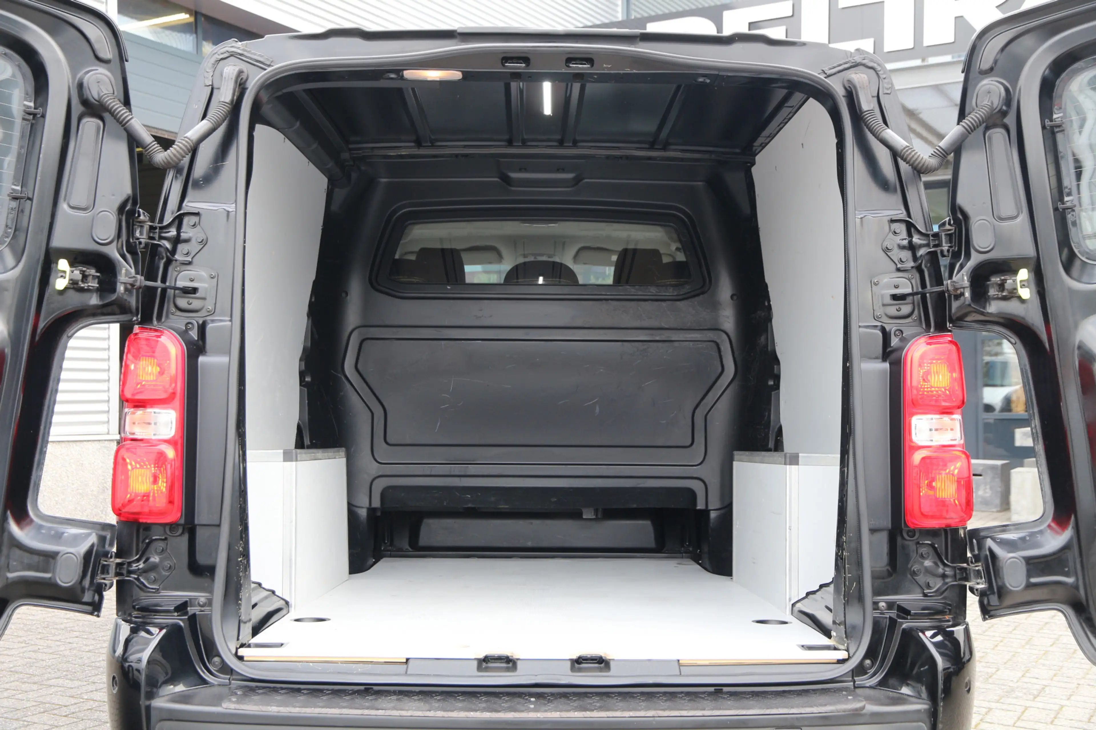 Opel Vivaro 2.0 CDTI 180 | DC | 2x Schuifdeur | Irmscher Sport — photo 3