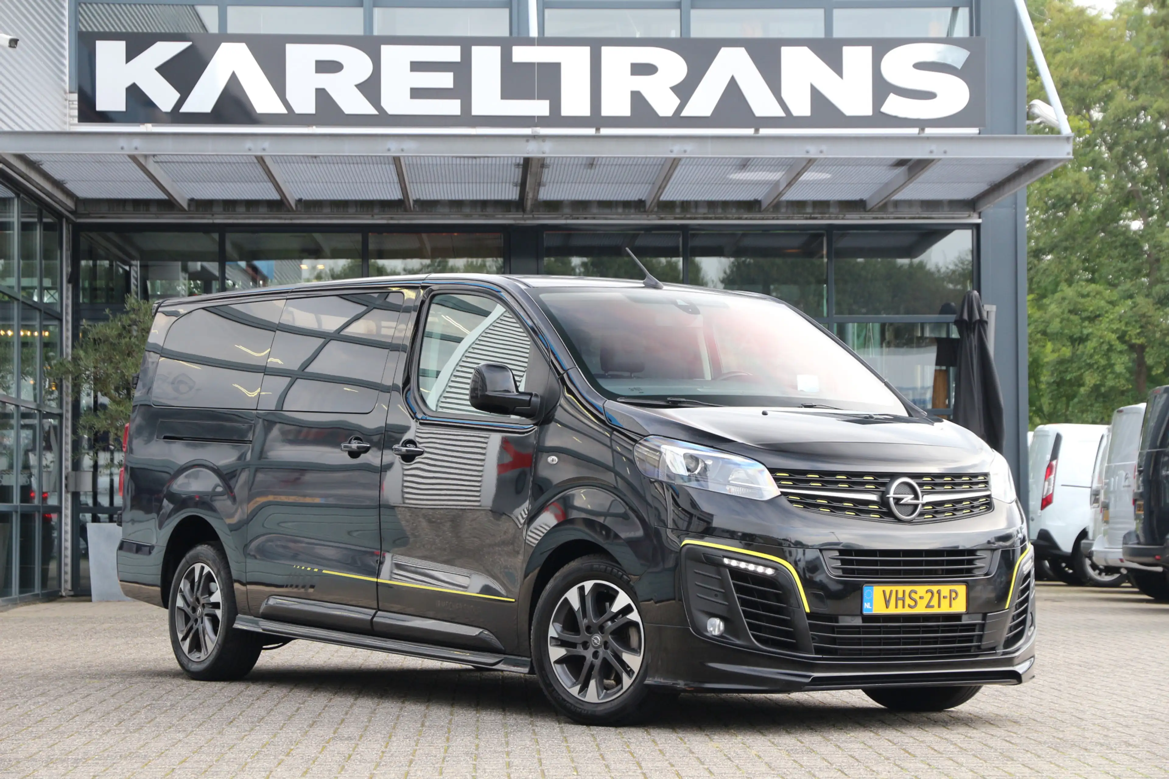 Opel Vivaro 2.0 CDTI 180 | DC | 2x Schuifdeur | Irmscher Sport