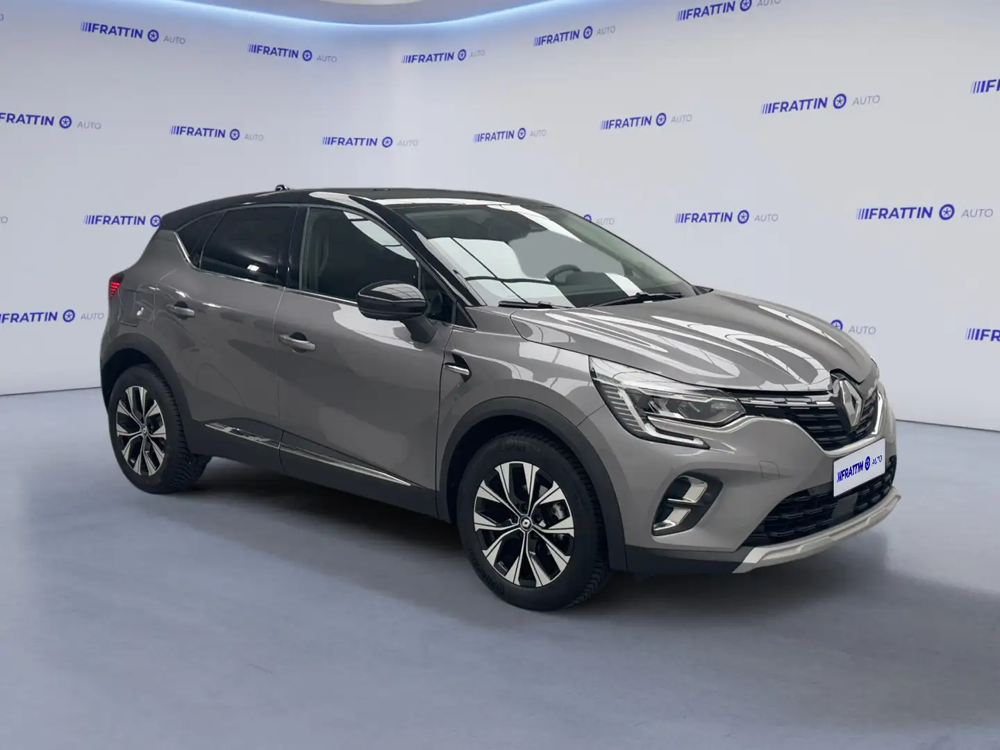 Renault Captur TCe 90 CV Techno neopatentati Grigio - 2