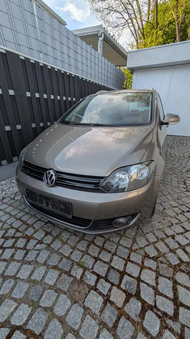 Volkswagen Golf Plus Highline 1,6 TDI DSG Braun - 1