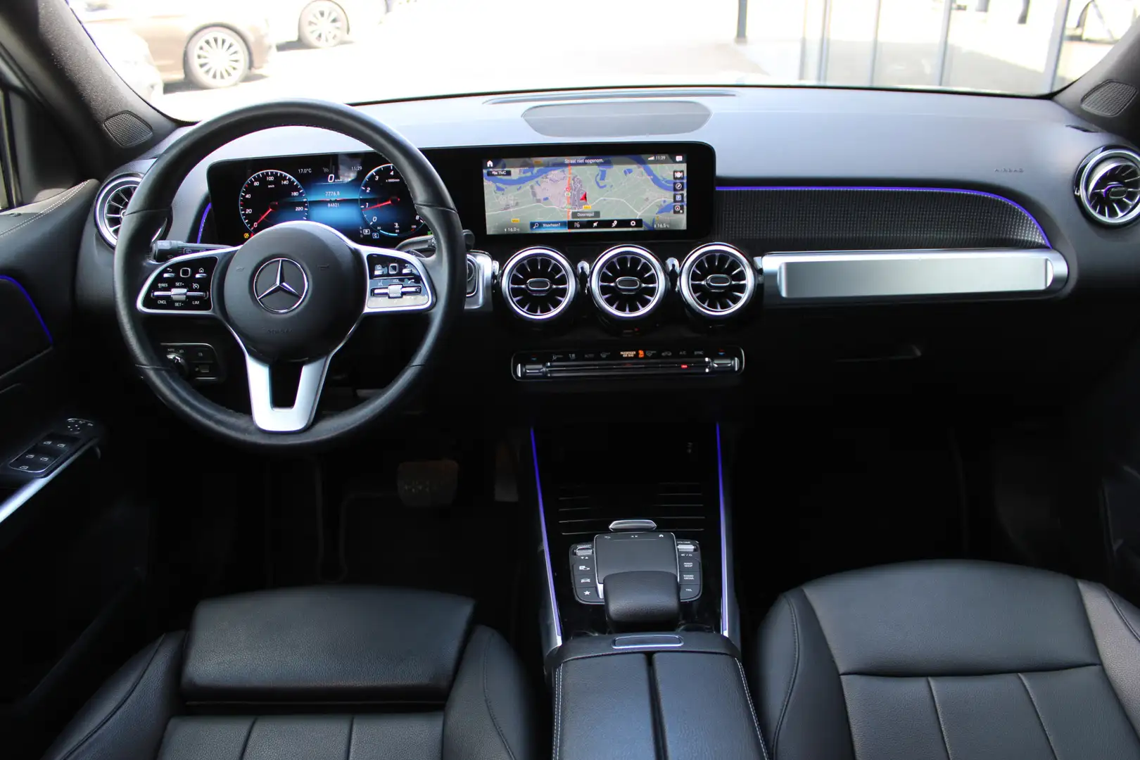 Mercedes-Benz GLB 200 AUT7 Business Solution 7-PER LEDER TREKHAAK WIDESC Wit - 2