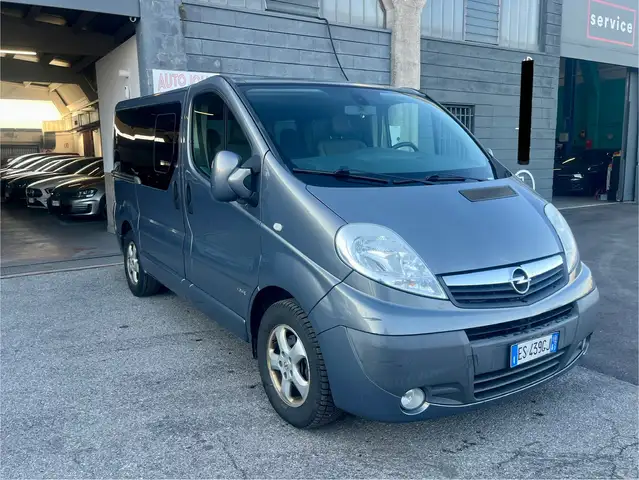 Opel Vivaro 2.0 CDTI 8 POSTI Tour Cosmo