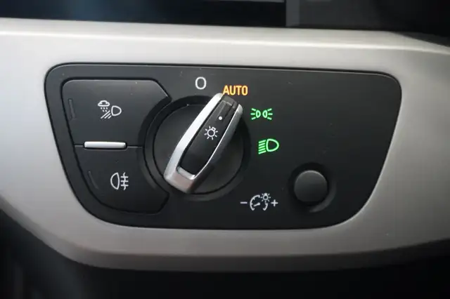 Audi A4 view 14