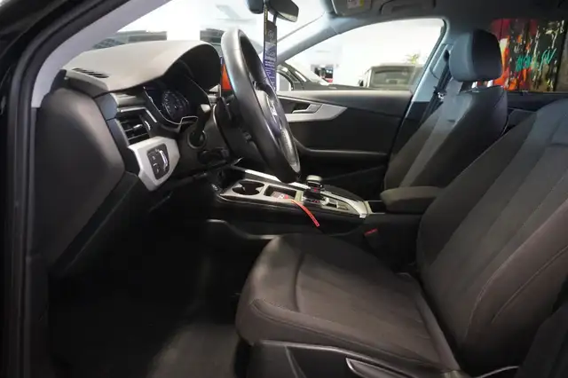 Audi A4 view 8