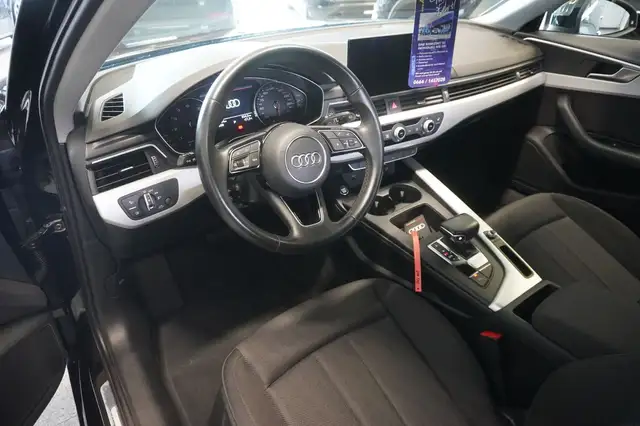 Audi A4 view 7