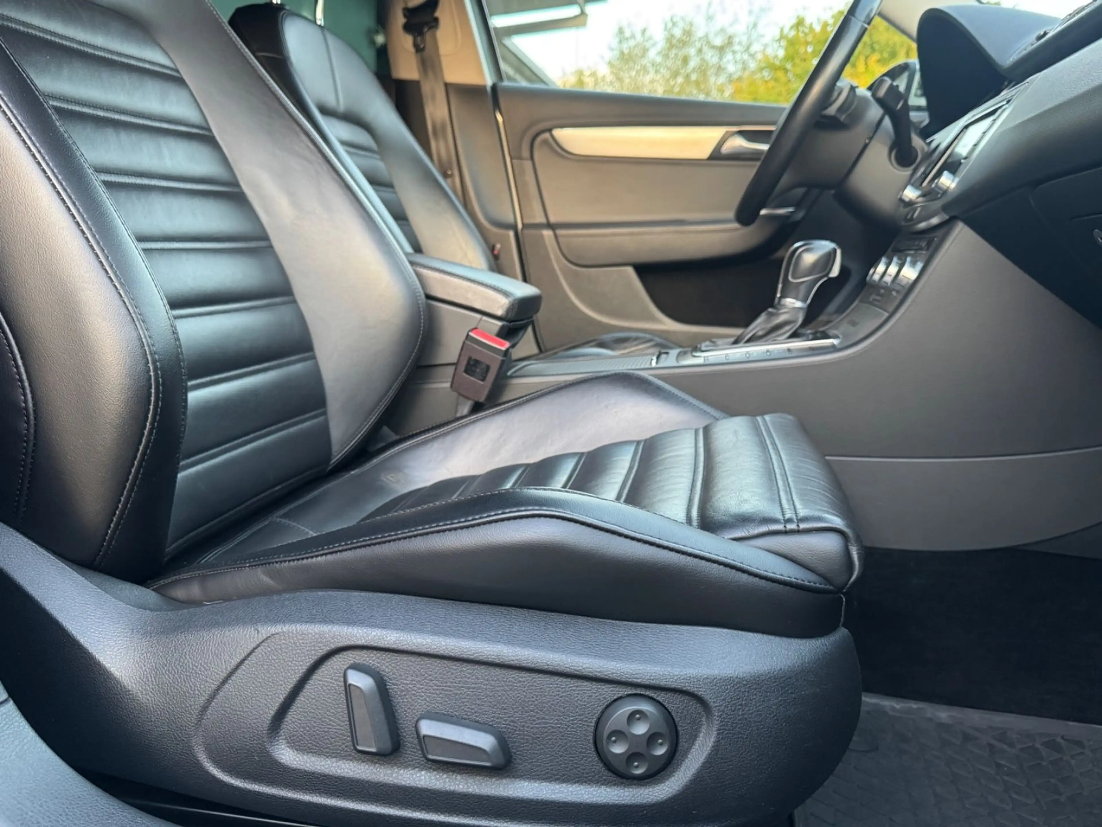 Volkswagen Passat Alltrack 4M TDI DSG,Leder,Cam,Ahk,Xenon — photo 12