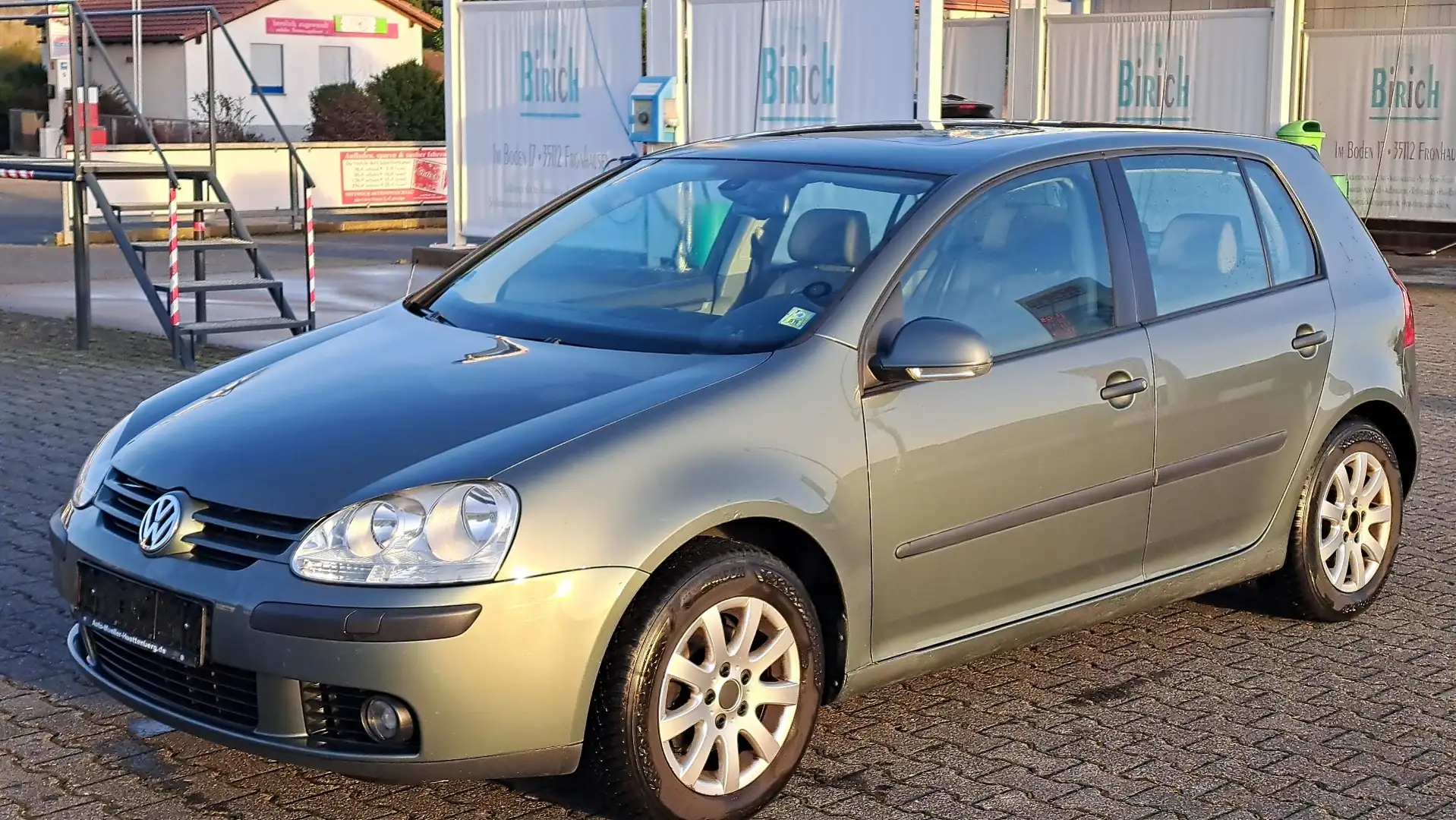Volkswagen Golf Golf 1.6 FSI/Tempomat/6Gang/AHK Grau - 1