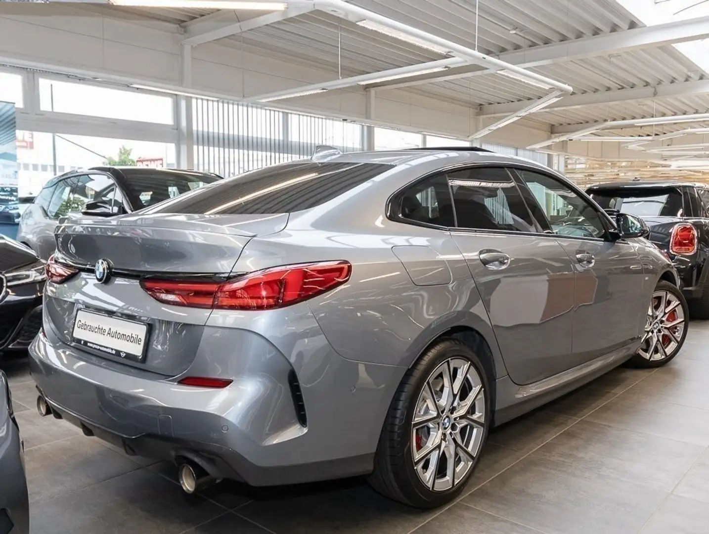 BMW 220 i Gran Coupé Sportpaket Head-Up HK HiFi DAB Grau - 2