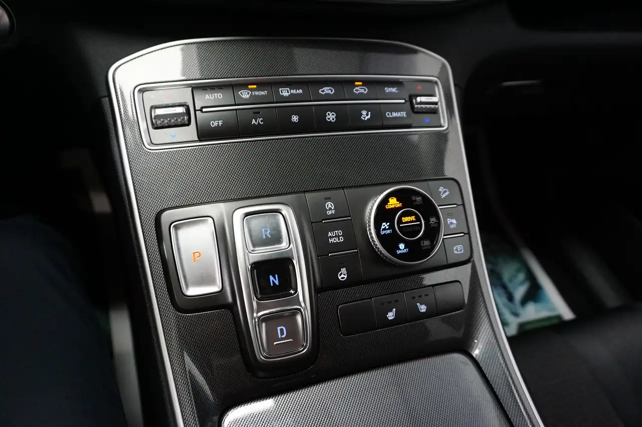 Hyundai SANTA FE снимка Hyundai SANTA FE