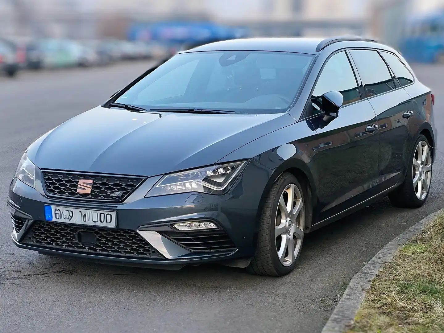 SEAT Leon Leon ST ST 2.0 TSI 4Drive OPF DSG Cupra Grau - 1