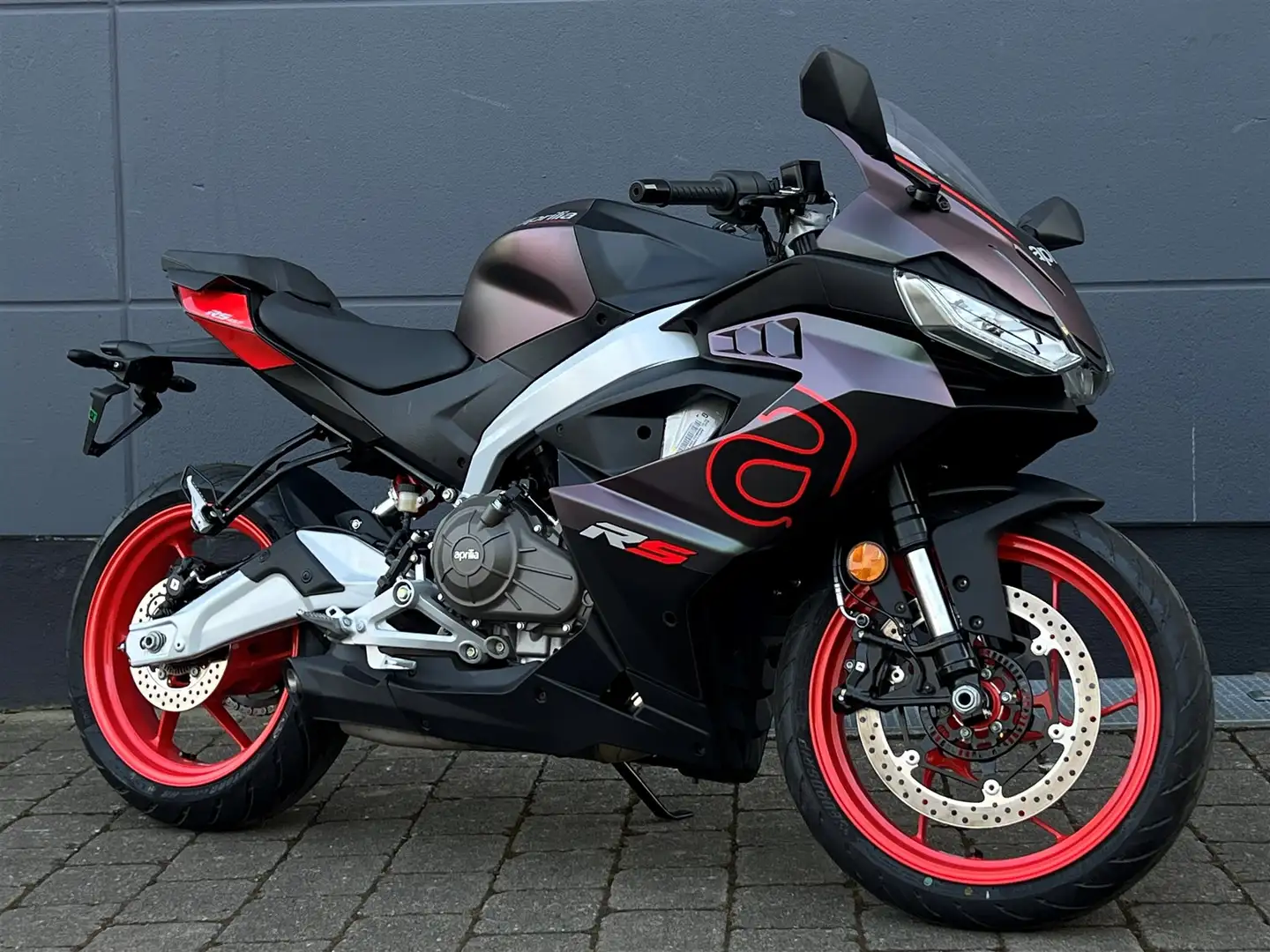 Aprilia RS 457 Modell 2025!!! Schwarz - 2