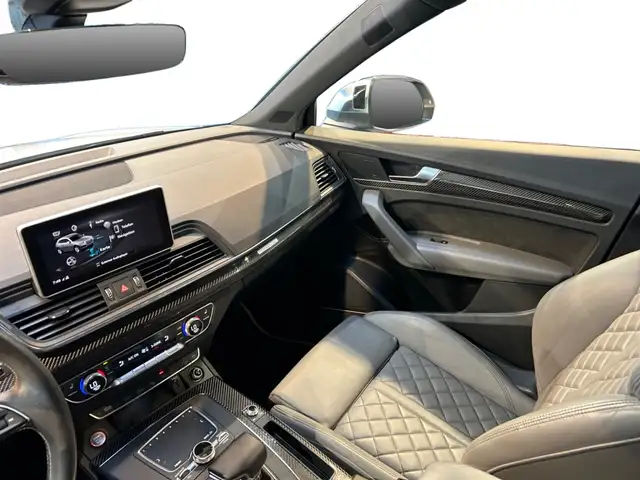 Audi SQ5 view 12