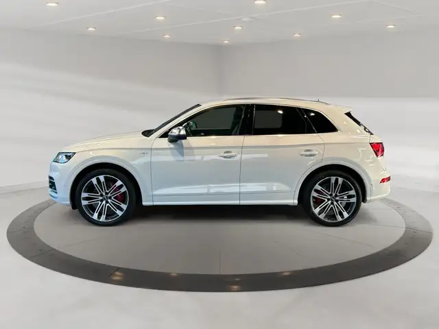 Audi SQ5 view 5