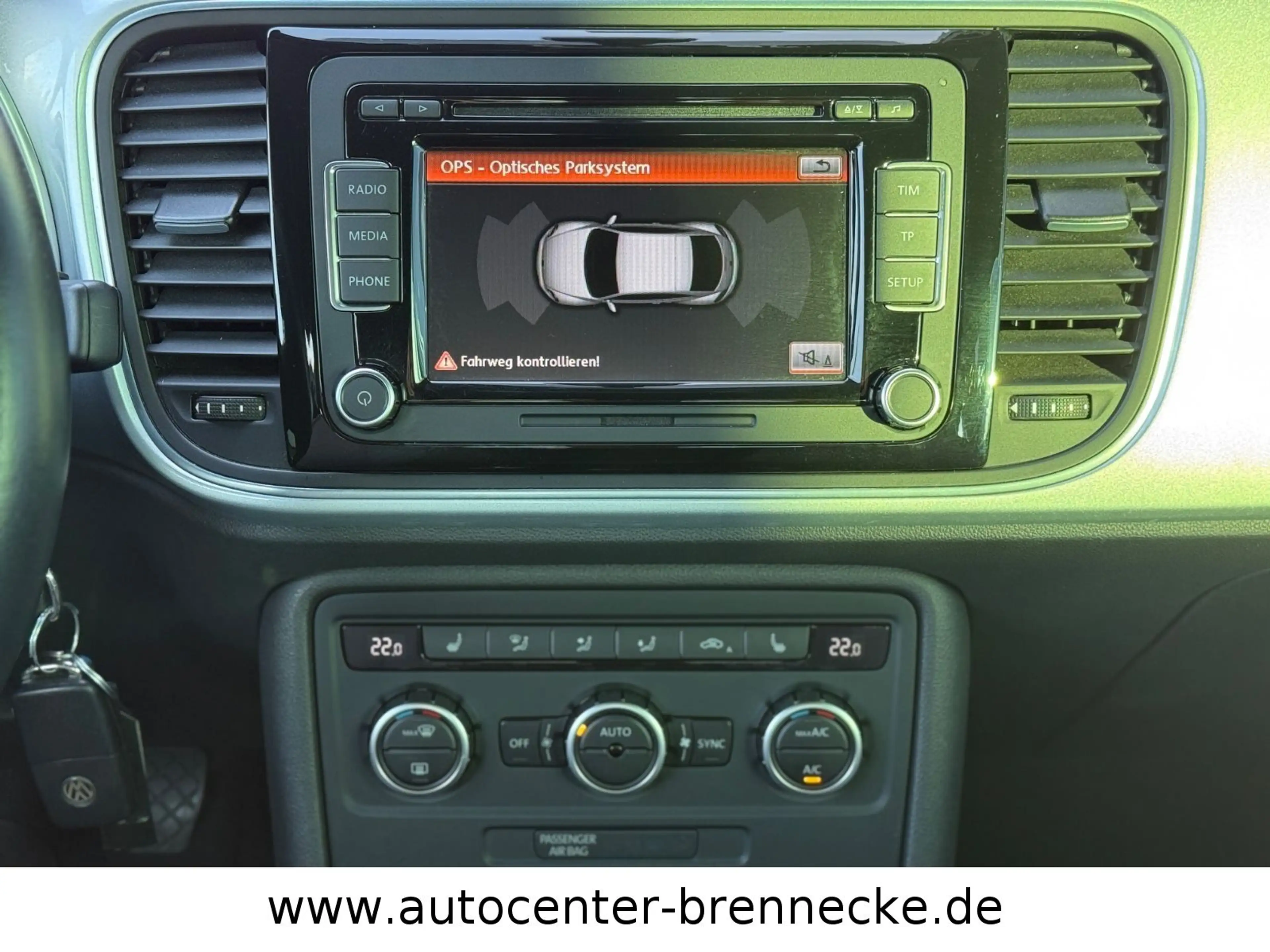 Volkswagen Beetle Remix*Tempomat*Bi-Xenon*PDC*Allwetter* — photo 15