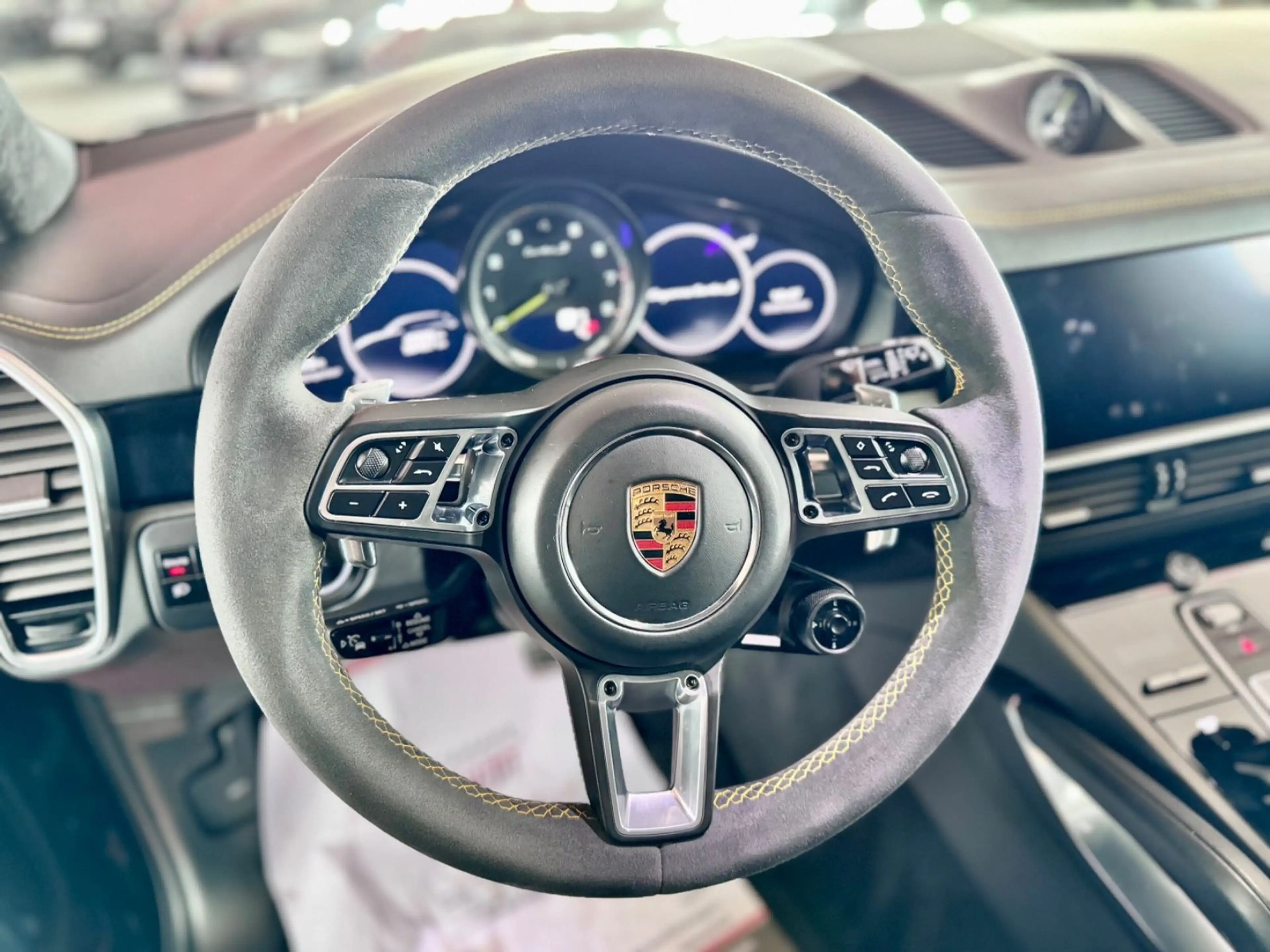 Porsche Cayenne TurboS ACC Pano 360°SportDesign18Wege 22 — photo 11