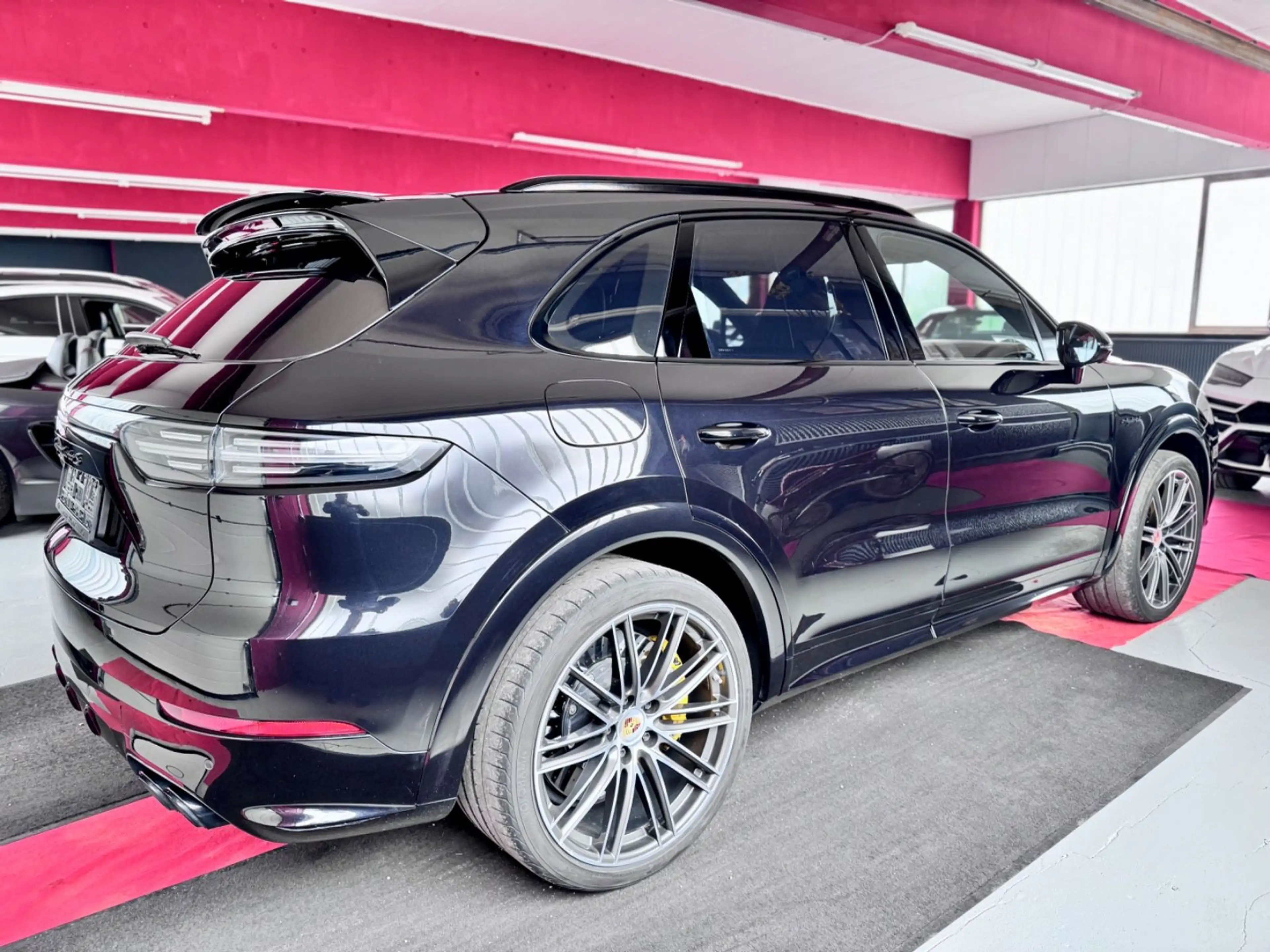 Porsche Cayenne TurboS ACC Pano 360°SportDesign18Wege 22 — photo 6