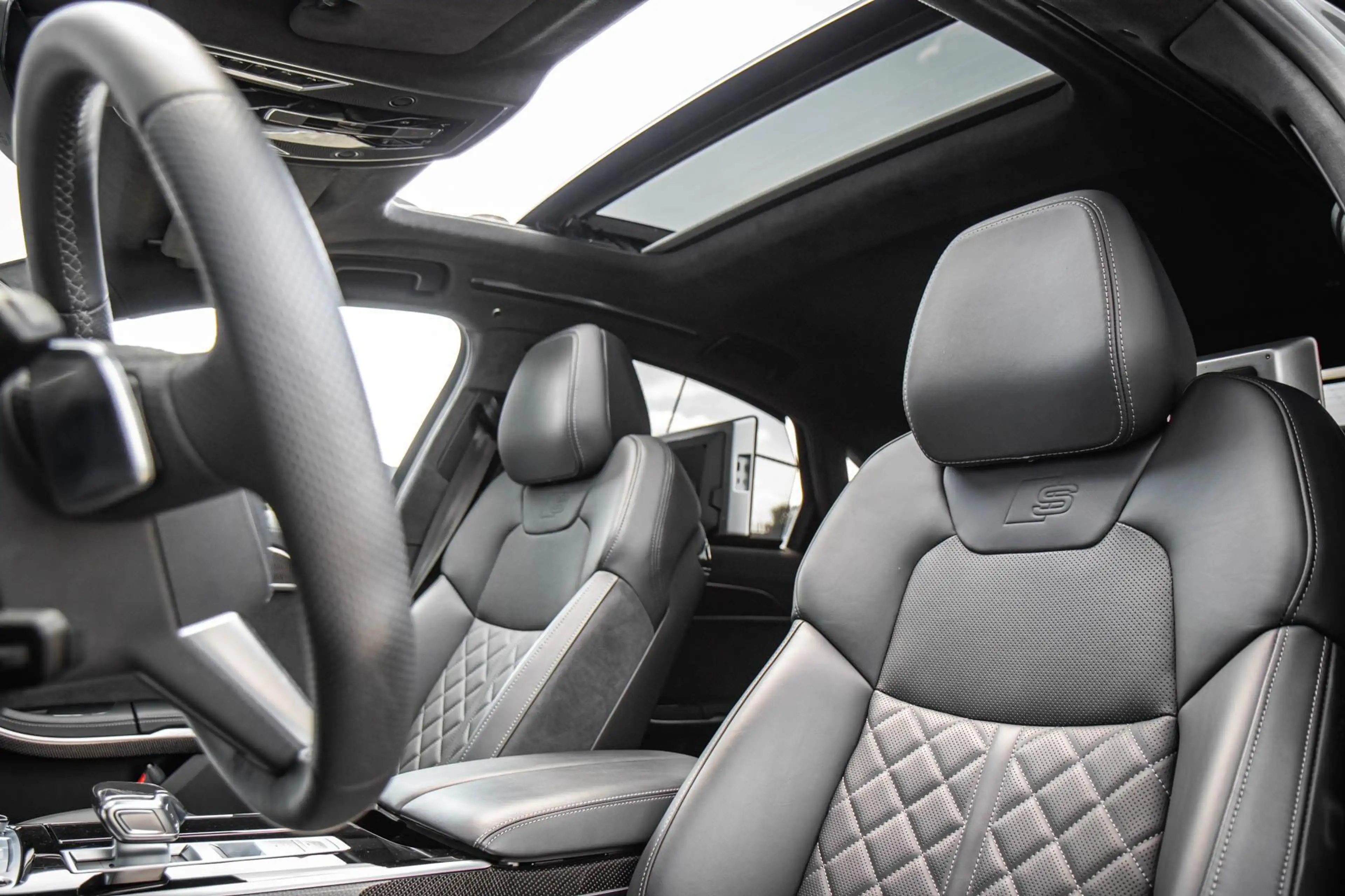Audi S8 4.0 TFSI 571pk quattro | Panoramadak | B&O | Stoel — photo 4