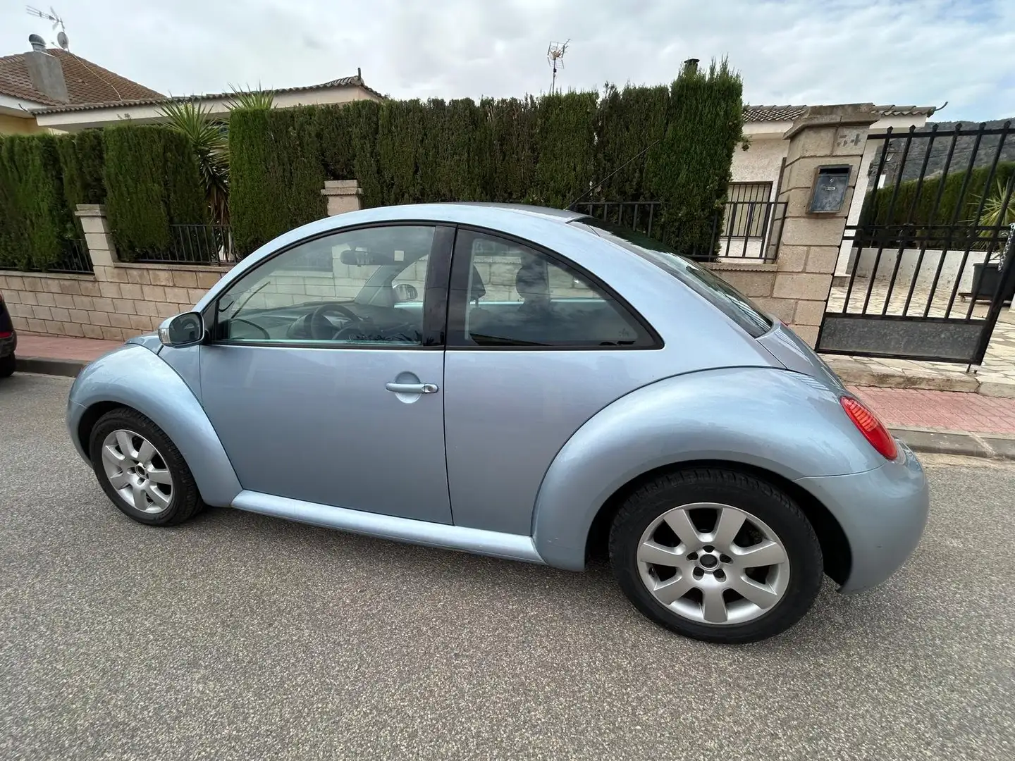 Volkswagen Beetle Beetle 1.6 Gris - 1