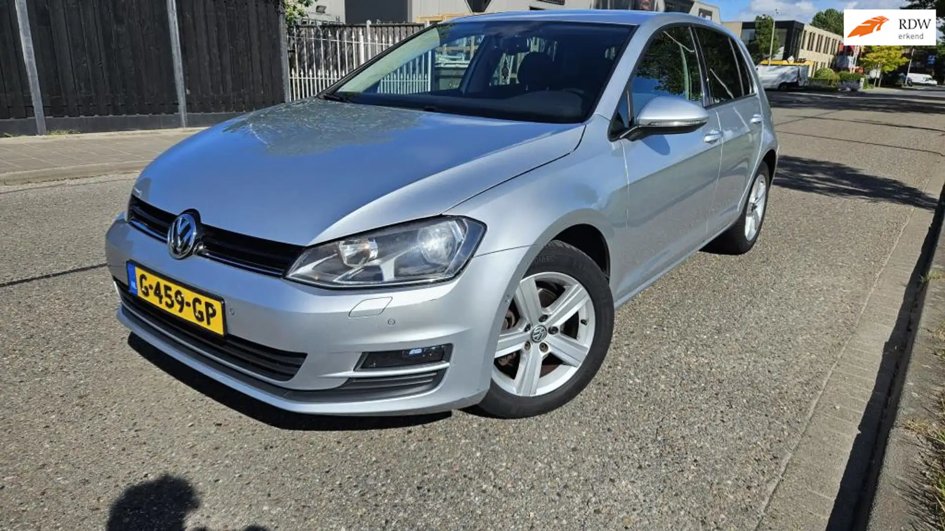 Volkswagen Golf 1.2 TSI MOTOR GEREVISEERD! Gris - 1