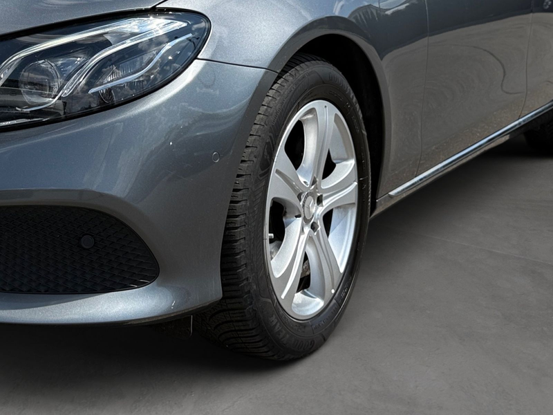 Mercedes-Benz E 220 E220d T-Modell LED Navi Tempomat Teilleder PDC — photo 8