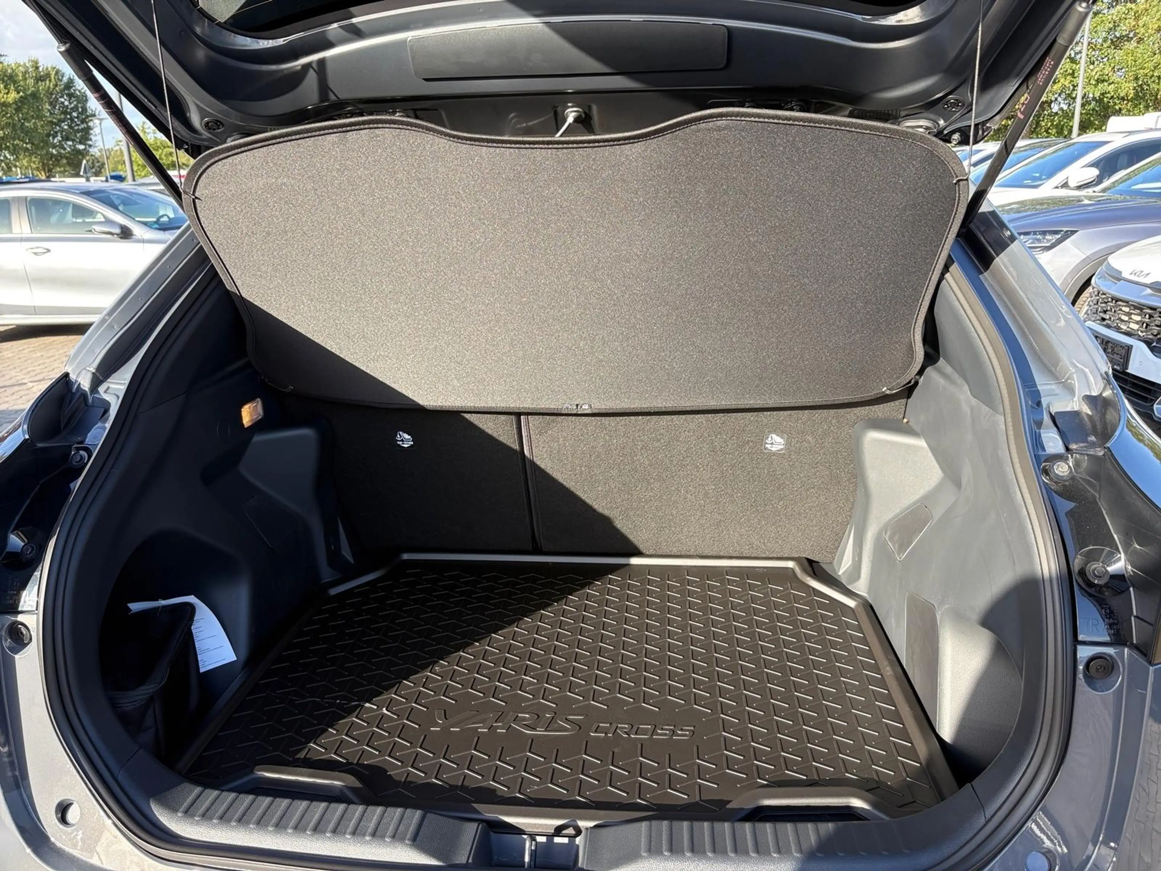 Toyota Yaris Cross 1.5 Hybrid Teamplayer TWW SHZ LHZ PDC — photo 13
