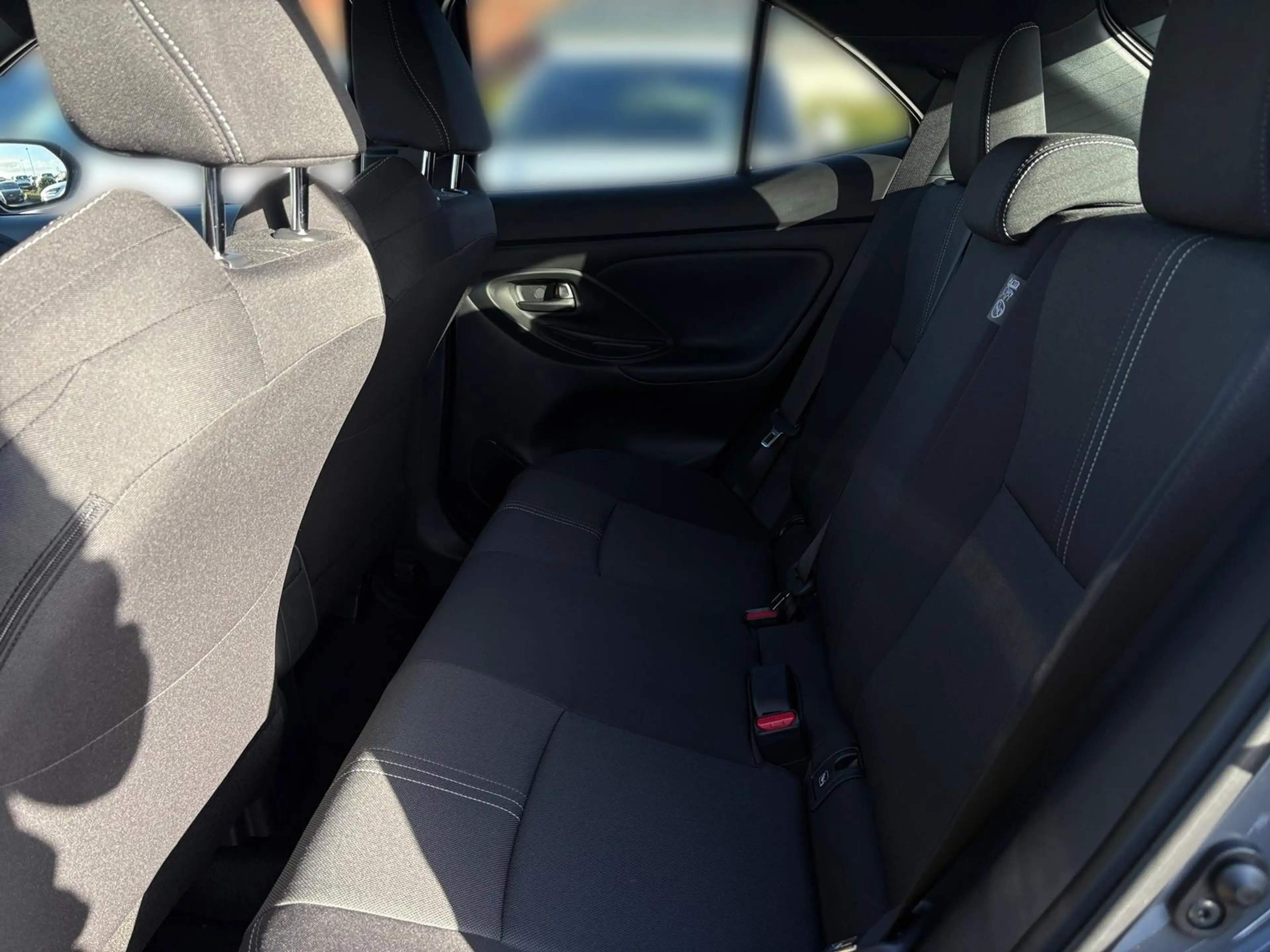 Toyota Yaris Cross 1.5 Hybrid Teamplayer TWW SHZ LHZ PDC — photo 12