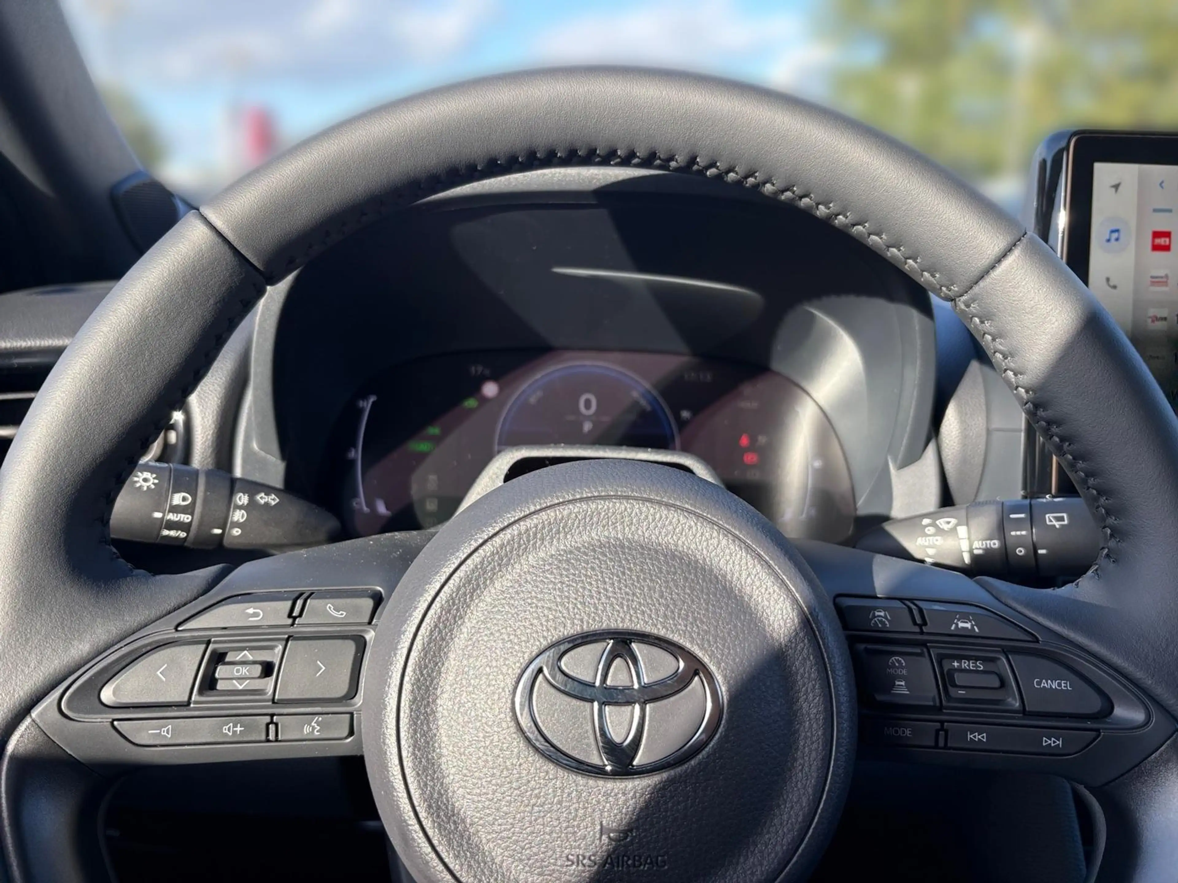 Toyota Yaris Cross 1.5 Hybrid Teamplayer TWW SHZ LHZ PDC — photo 9
