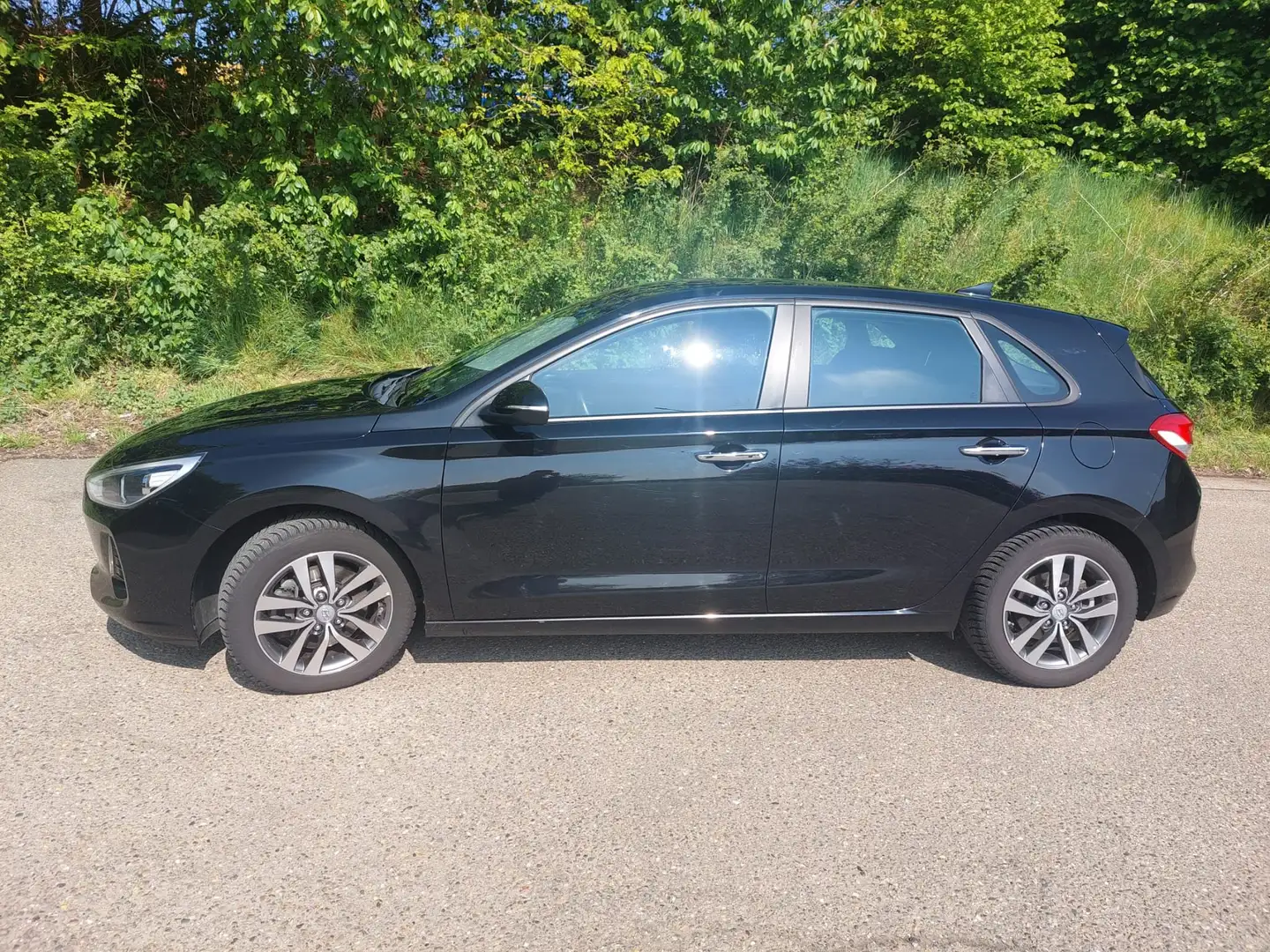 Hyundai i30 Hyundai i30 1.4 benzine - camera - GPS Noir - 2