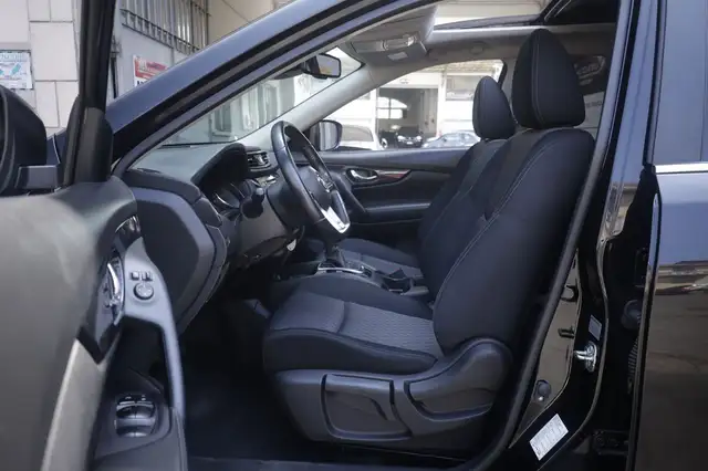 Nissan X-Trail view 18