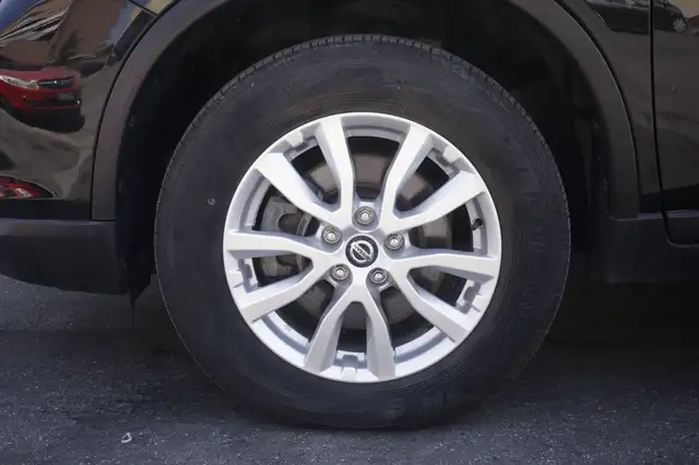Nissan X-Trail view 5