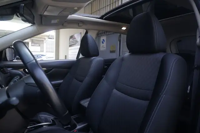 Nissan X-Trail view 17