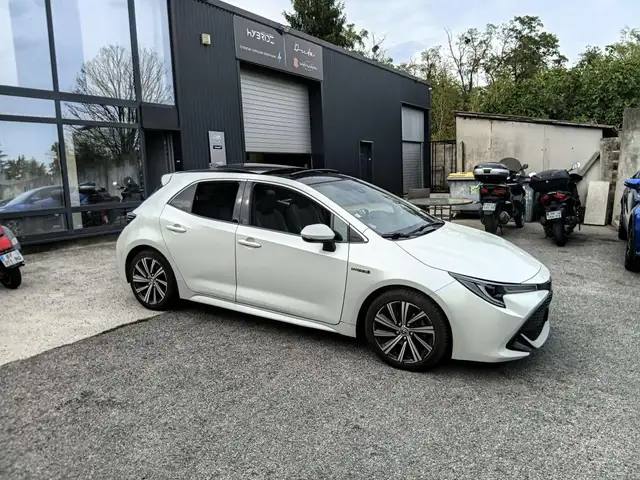 Toyota Corolla view 13