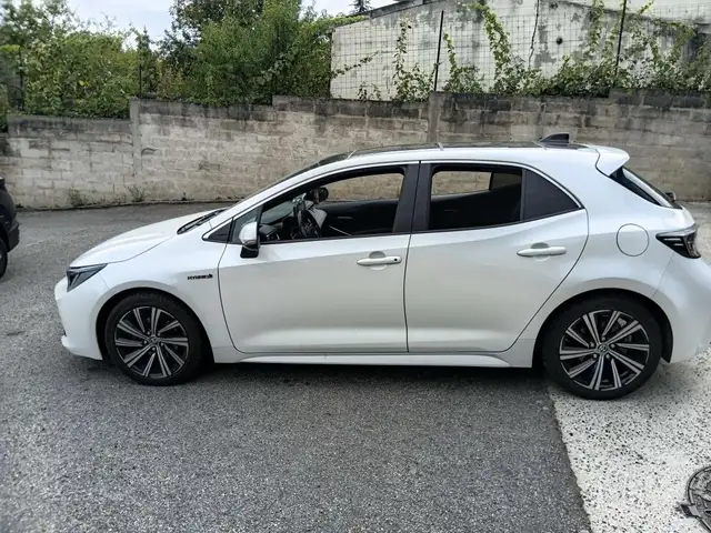 Toyota Corolla view 3