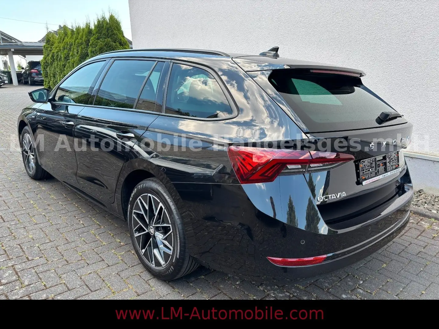 Skoda Octavia Combi Clever*LED*Carplay*DSG* Noir - 2