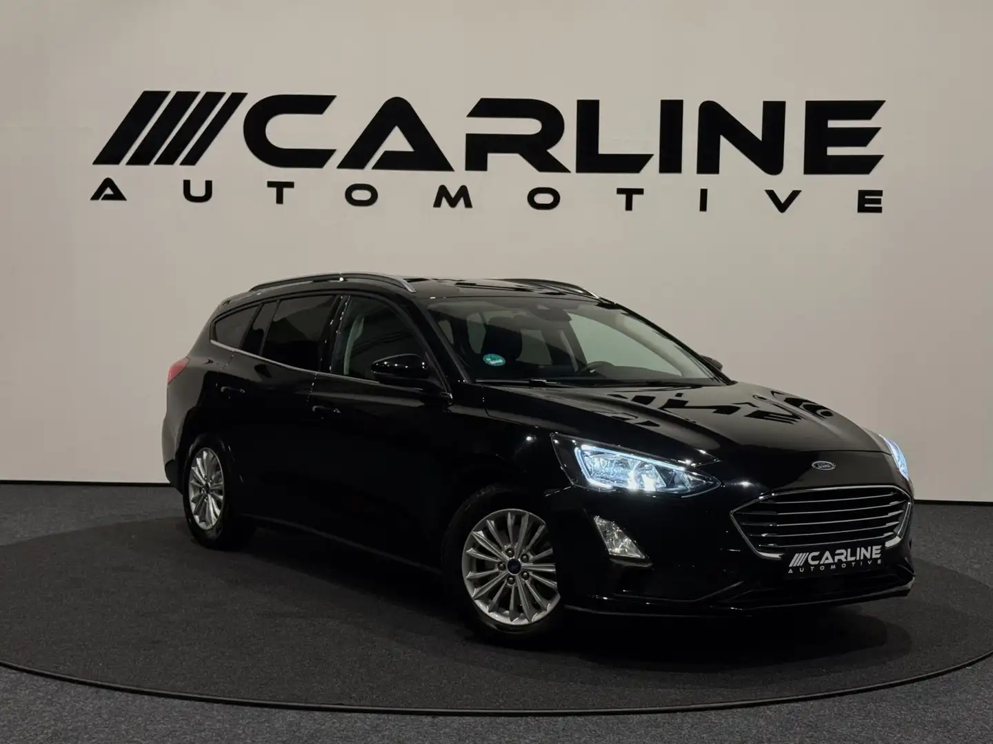 Ford Focus Wagon 1.0 EcoBoost Titanium X AUTOMAAT VIRTUAL ASS Zwart - 1