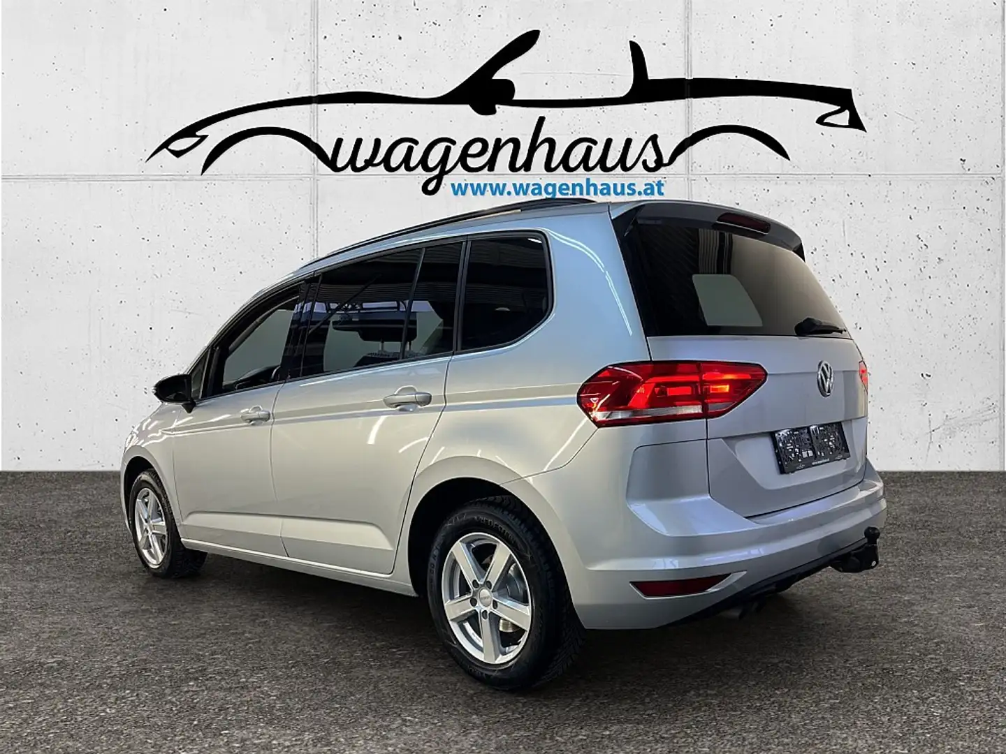Volkswagen Touran Comfortline 2,0 TDI DSG, AHV, App, LED Серебристый - 2