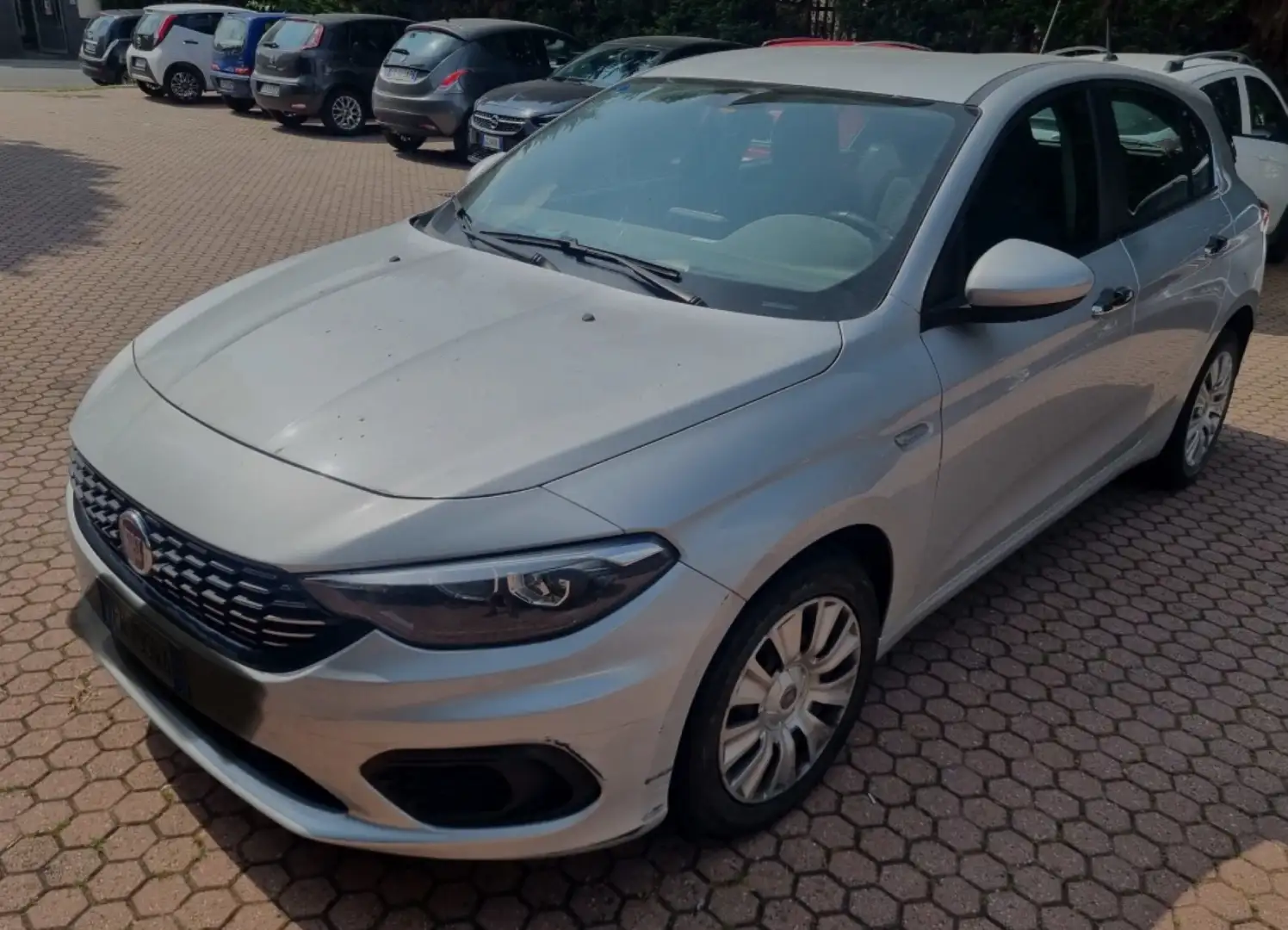 Fiat Tipo Easy 1,4 Silber - 1