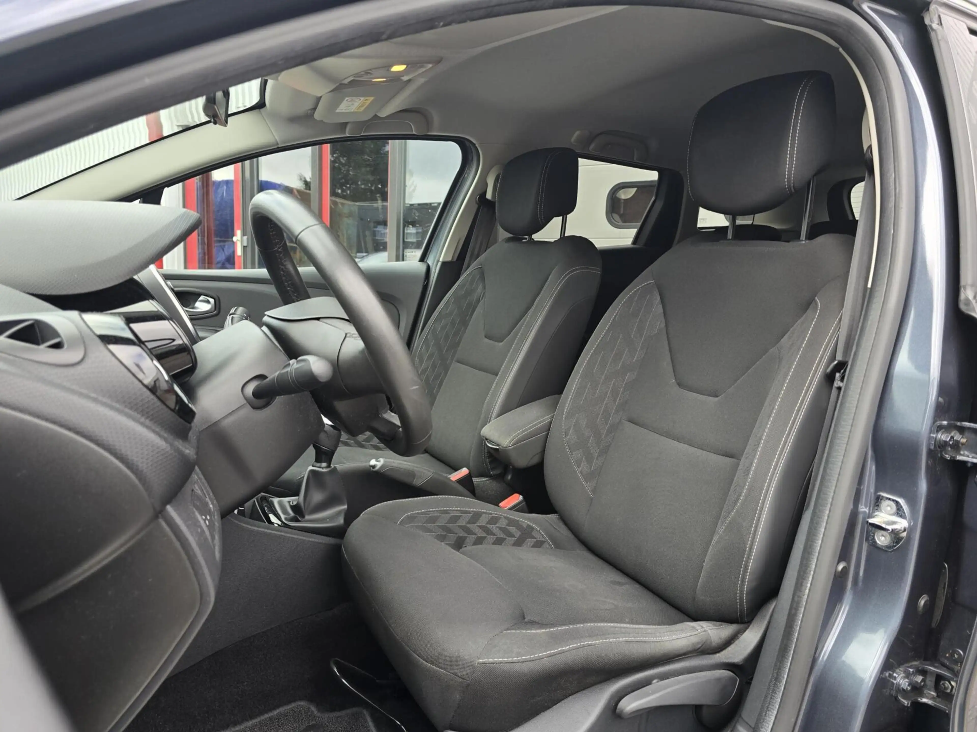 Renault Clio Estate 0.9 TCe Limited Airco/Navi/Trekhaak/PDC — photo 4