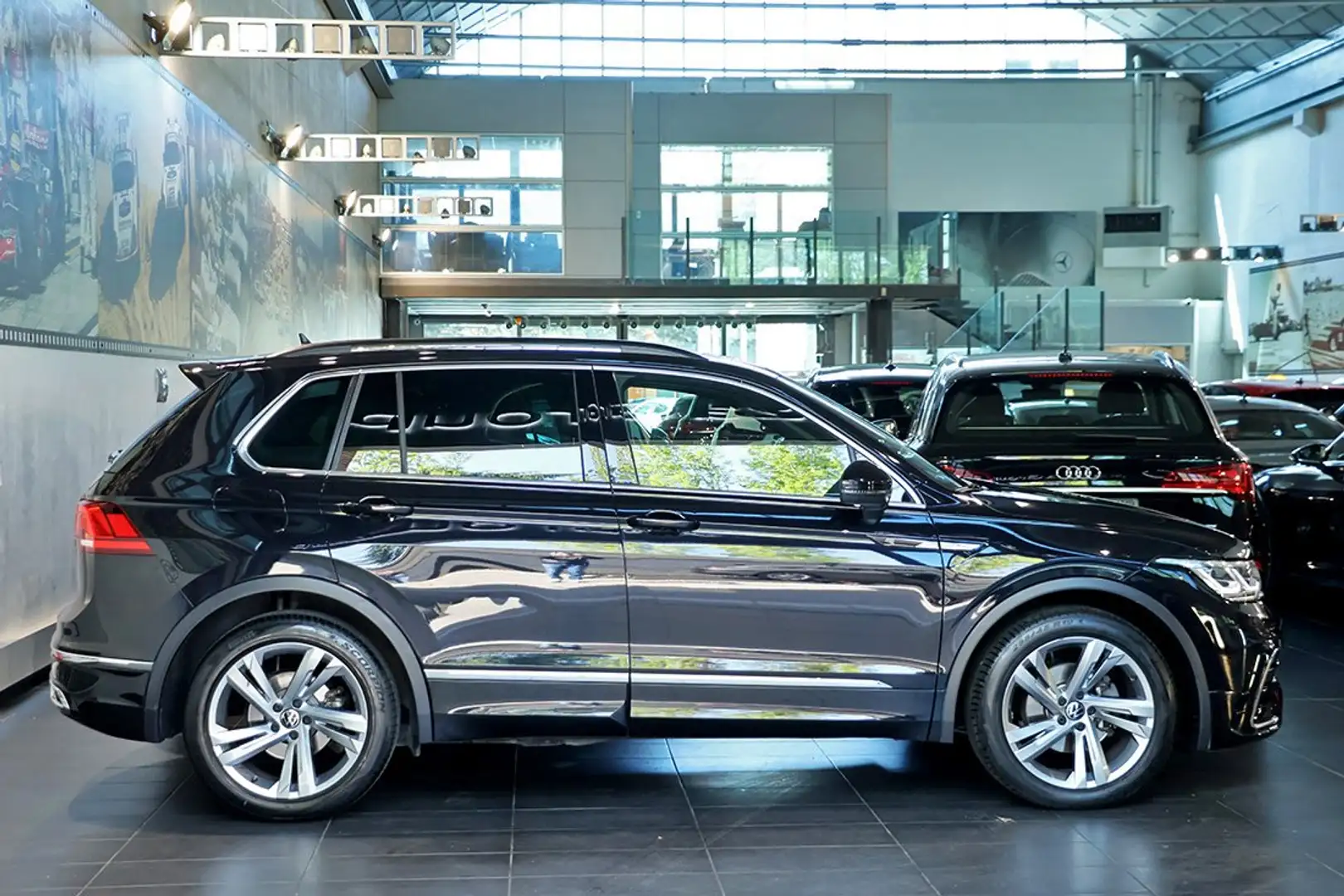 Volkswagen Tiguan 2.0 TDI 150cv SCR DSG R-Line - VIRTUAL/IQ.LED/APP Nero - 2