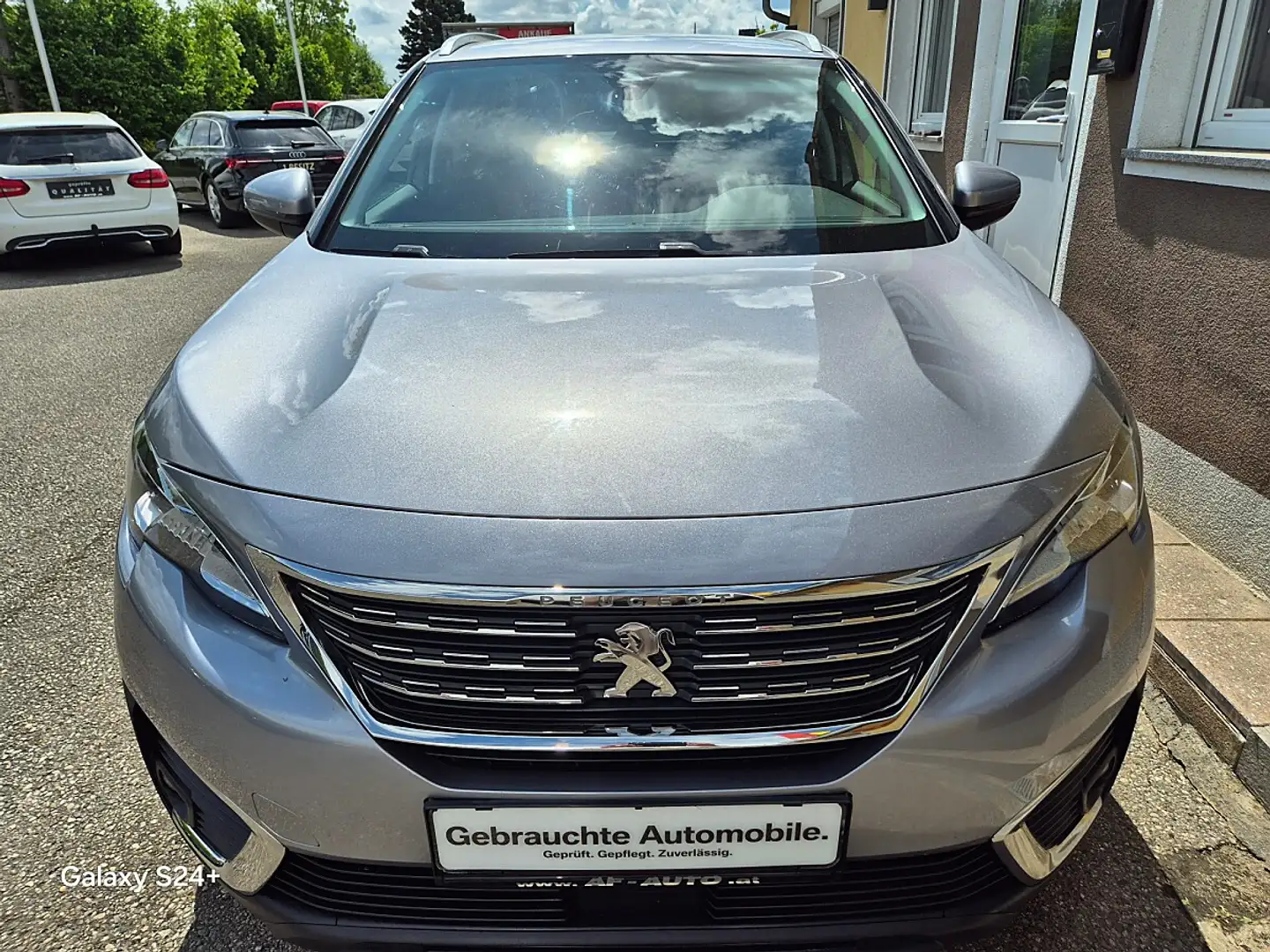 Peugeot 5008 1,6 BlueHDI 120 S&S EAT6 Allure I 7-sitzer Grau - 2