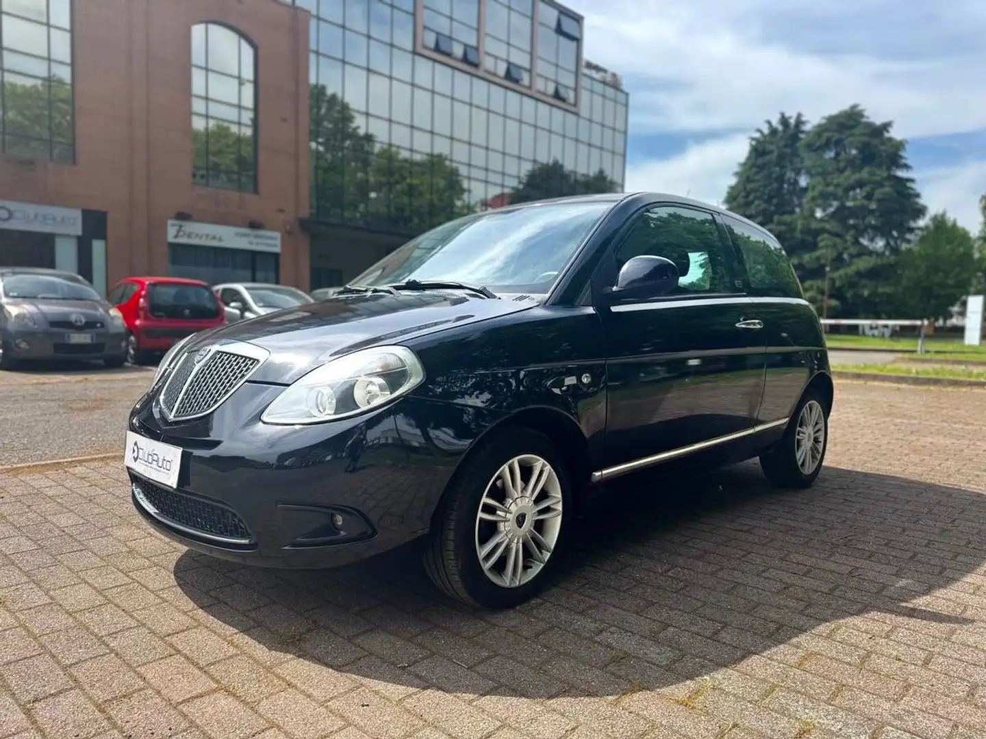 Lancia Ypsilon 1.3 mjt 16v Platinum E5 *EURO 5!!* Negro - 1