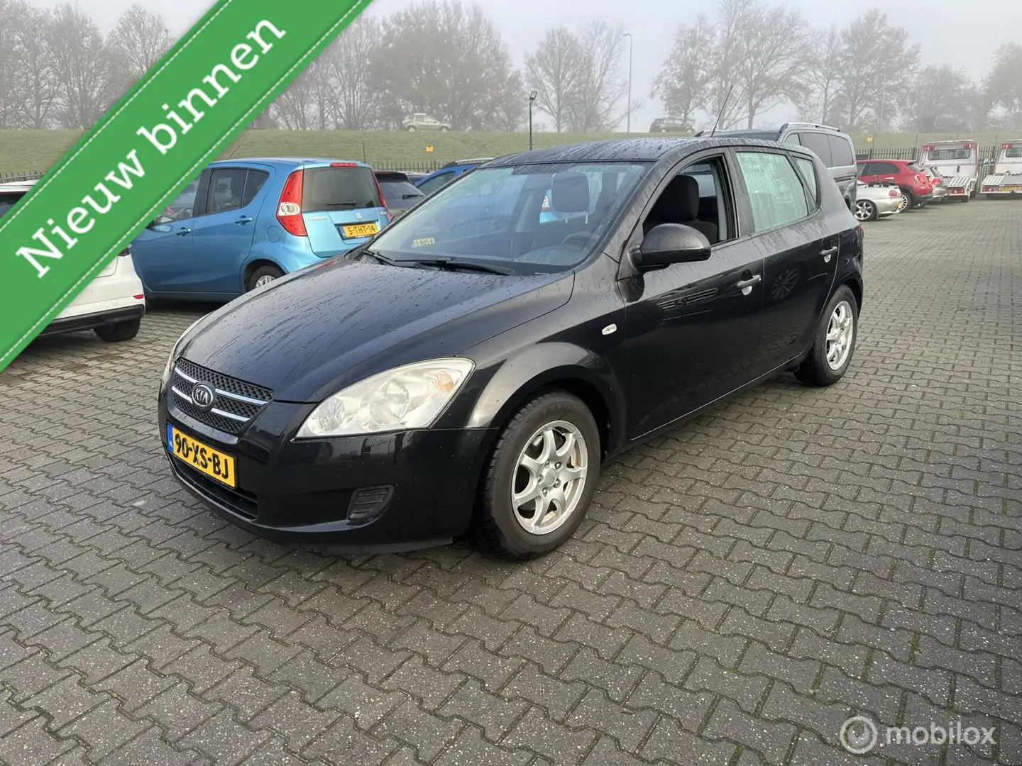 Kia Ceed / cee'd 1.4 X-tra airco Schwarz - 1