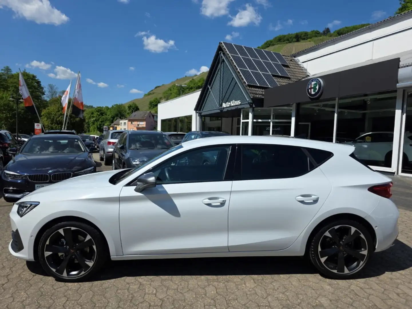 CUPRA Leon 1.5 eTSI Basis Voll-LED CarPlay ACC PDC RFK Bianco - 2