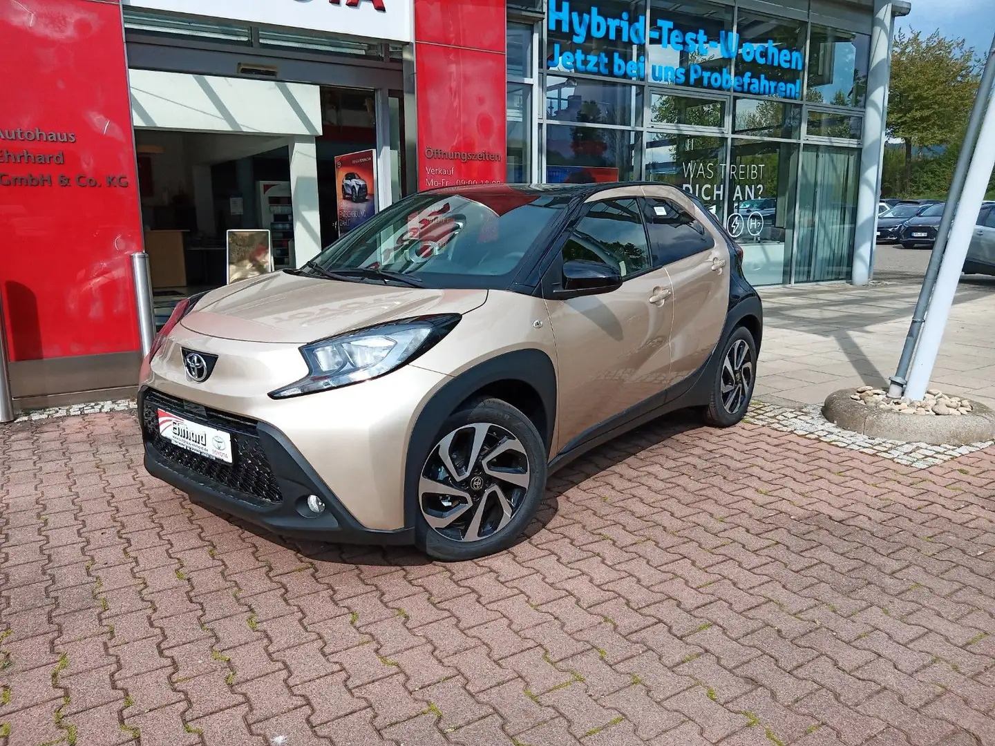 Toyota Aygo X Teamplayer *Smartphone*Kamera* Bej - 1