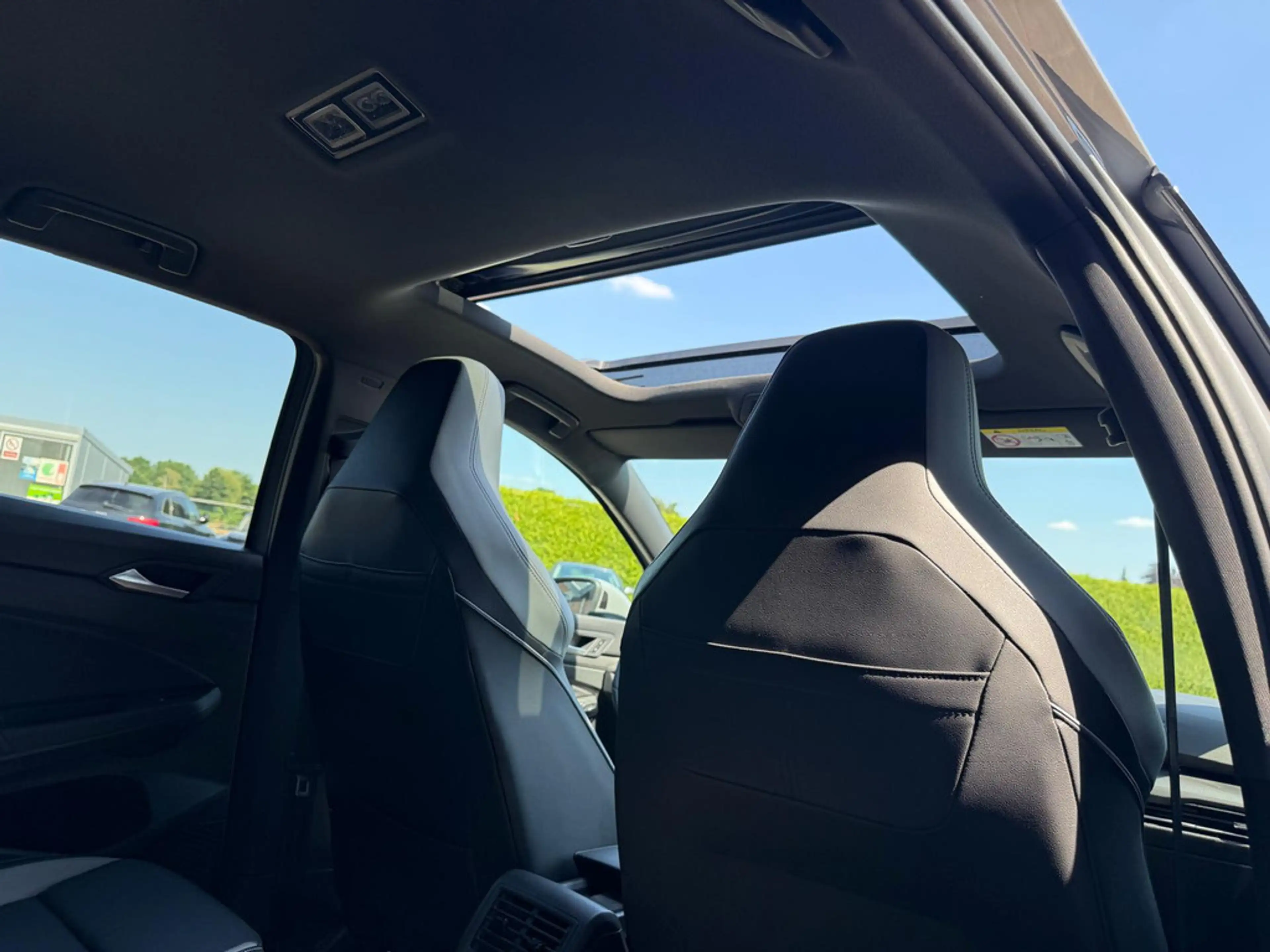Volkswagen Golf GTE 1.4 eHybrid 245PK Navi | Camera | Panorama | Vienn — photo 17