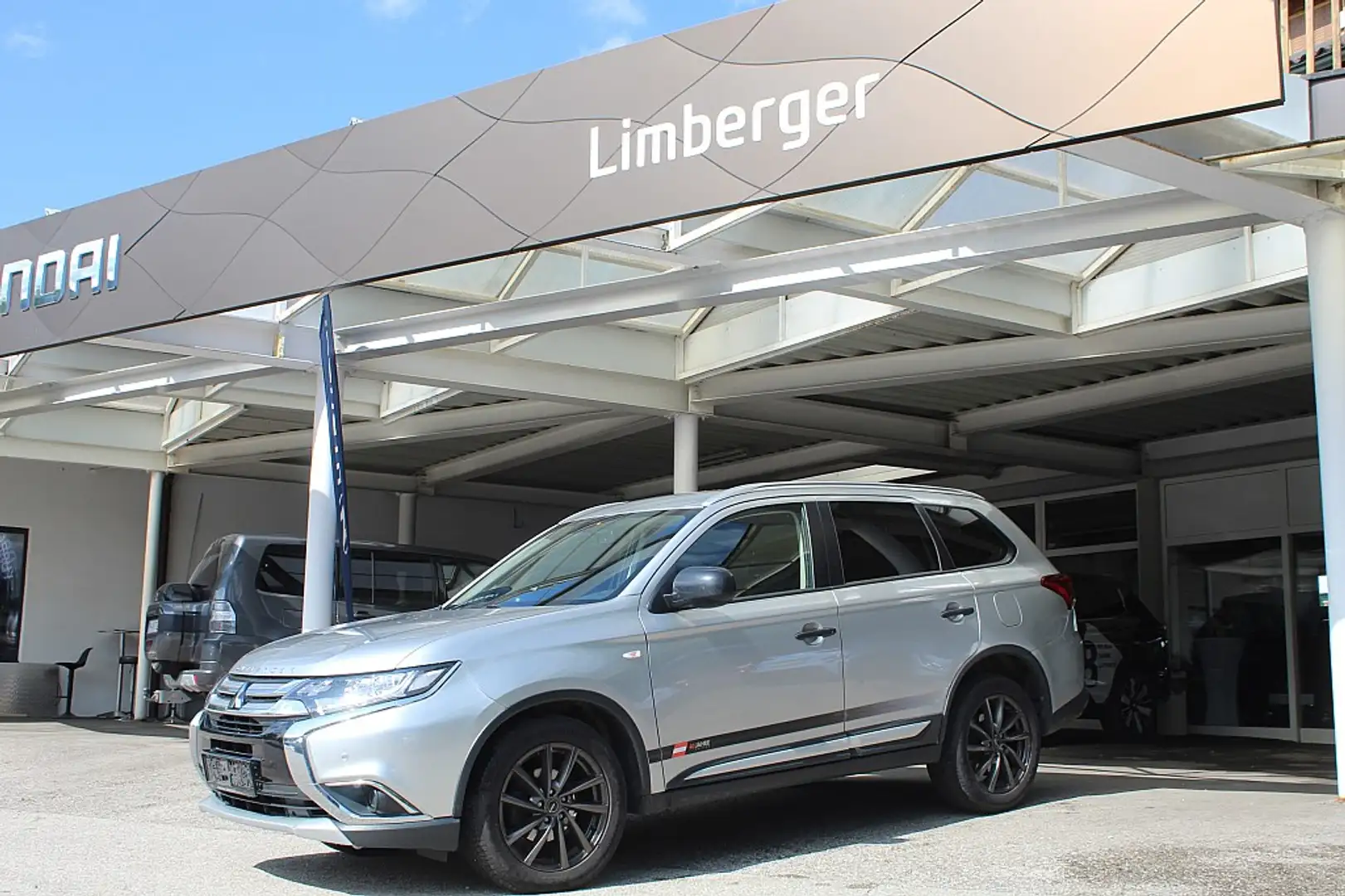 Mitsubishi Outlander 2,0 MIVEC AS&G Sondermodell 40 Argent - 1