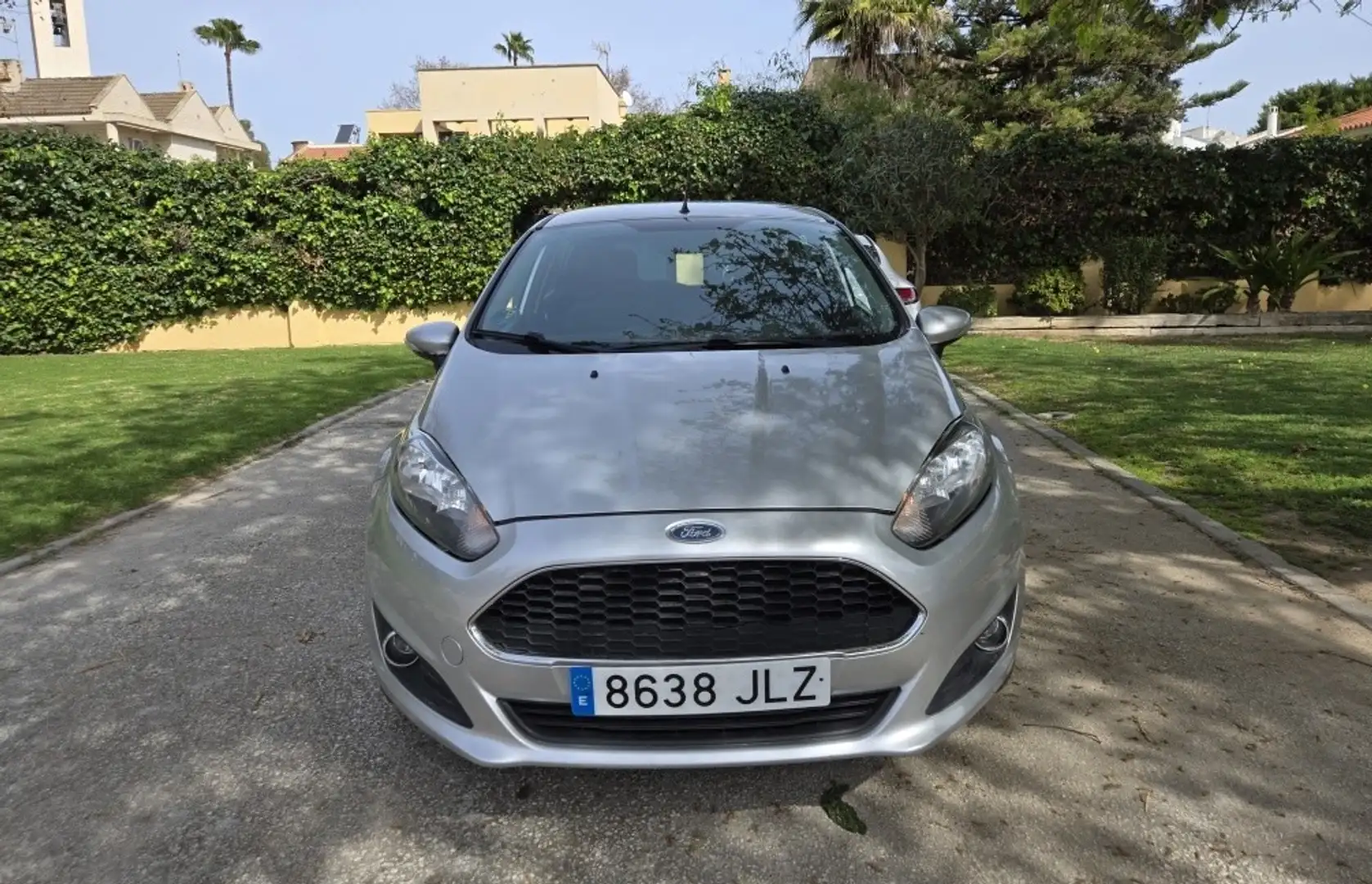 Ford Fiesta 1.25 Trend 82 Gris - 2