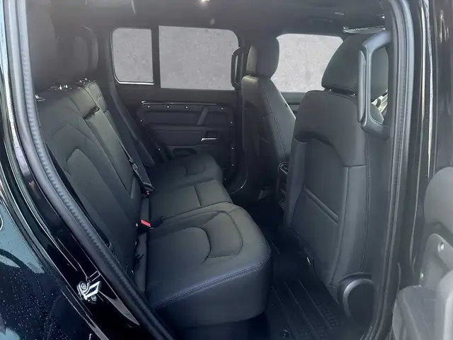 Land Rover Defender view 5